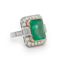 EMERALD AND DIAMOND RING