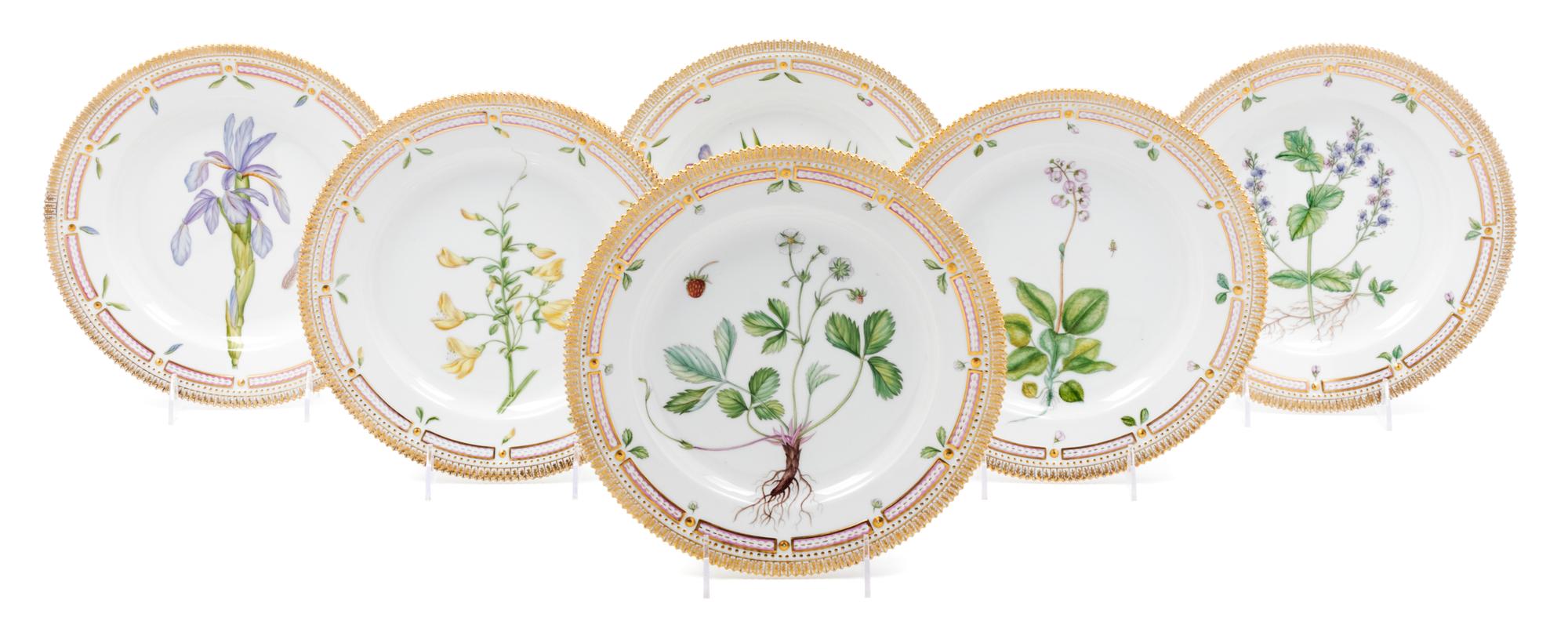 A Set of Twelve Royal Copenhagen Flora Danica Dinner Plates Diameter 10 inches. — 20TH CENTURY