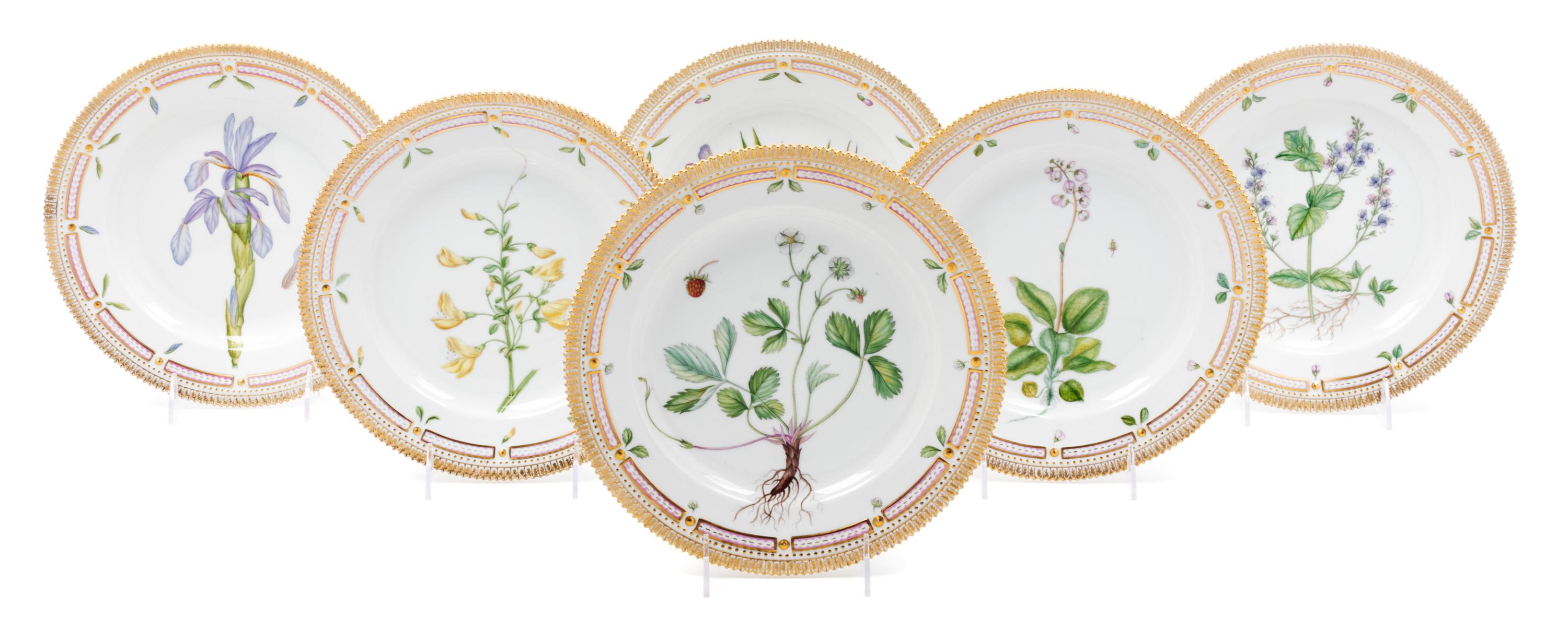 A Set of Twelve Royal Copenhagen Flora Danica Dinner Plates Diameter 10 inches. — 20TH CENTURY