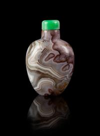 An Agate Snuff Bottle Height 2 1/2 inches. — 18TH CENTURY