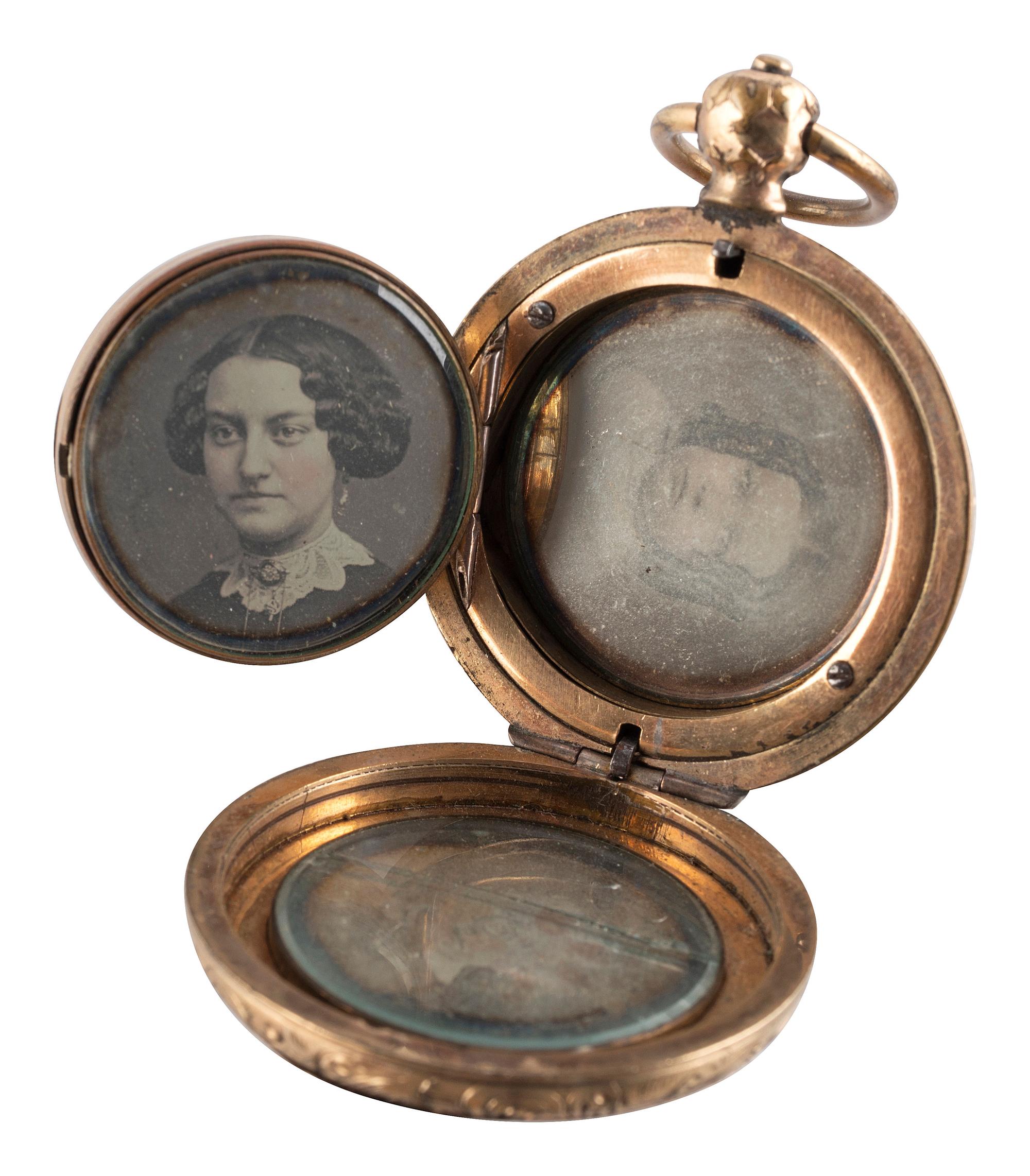 [EARLY PHOTOGRAPHY]. A group of 7 lockets containing 15 daguerreotype portraits.