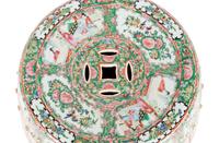 A Chinese Export Rose Medallion Porcelain Garden Seat