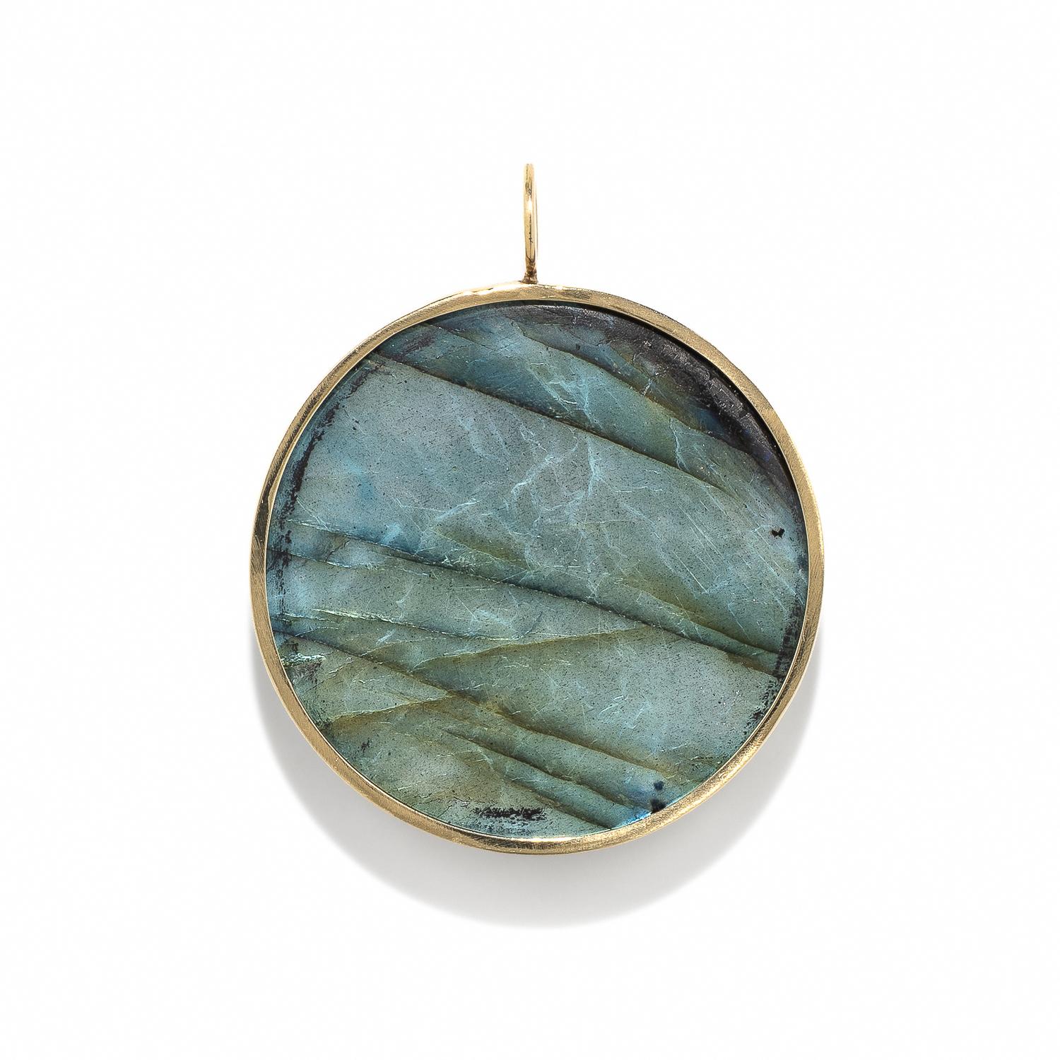 LABRADORITE AND YELLOW GOLD PENDANT