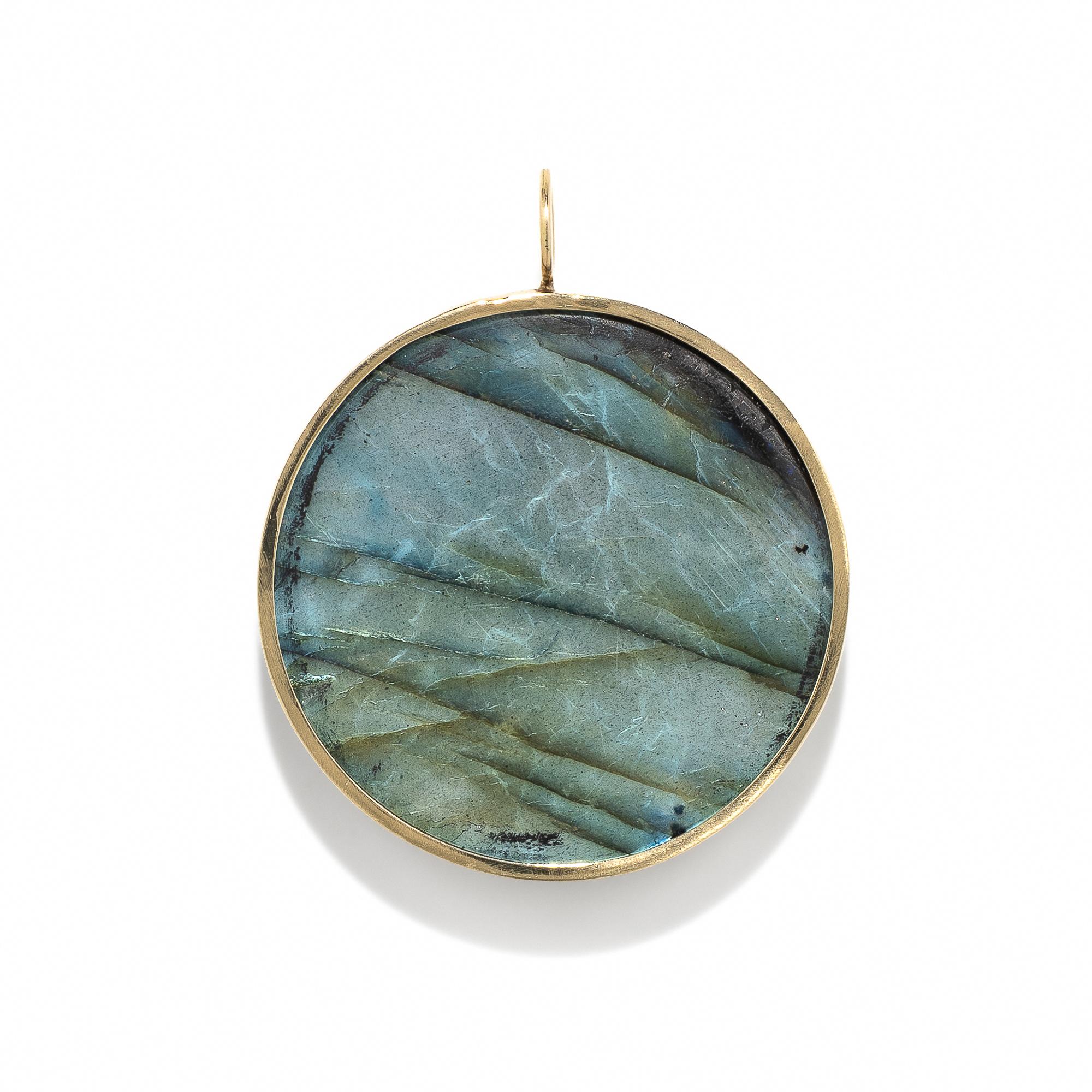 LABRADORITE AND YELLOW GOLD PENDANT