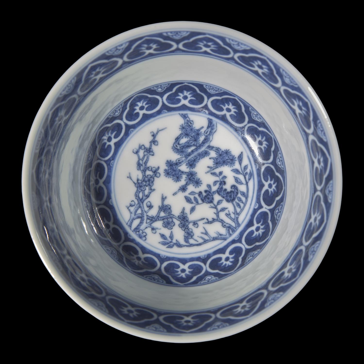 A Chinese Blue and White Porcelain 'Imperial Poem' Tea Bowl and Cover, Qianlong Mark 清乾隆丙寅（1746）款 青花御題三清茶詩蓋碗