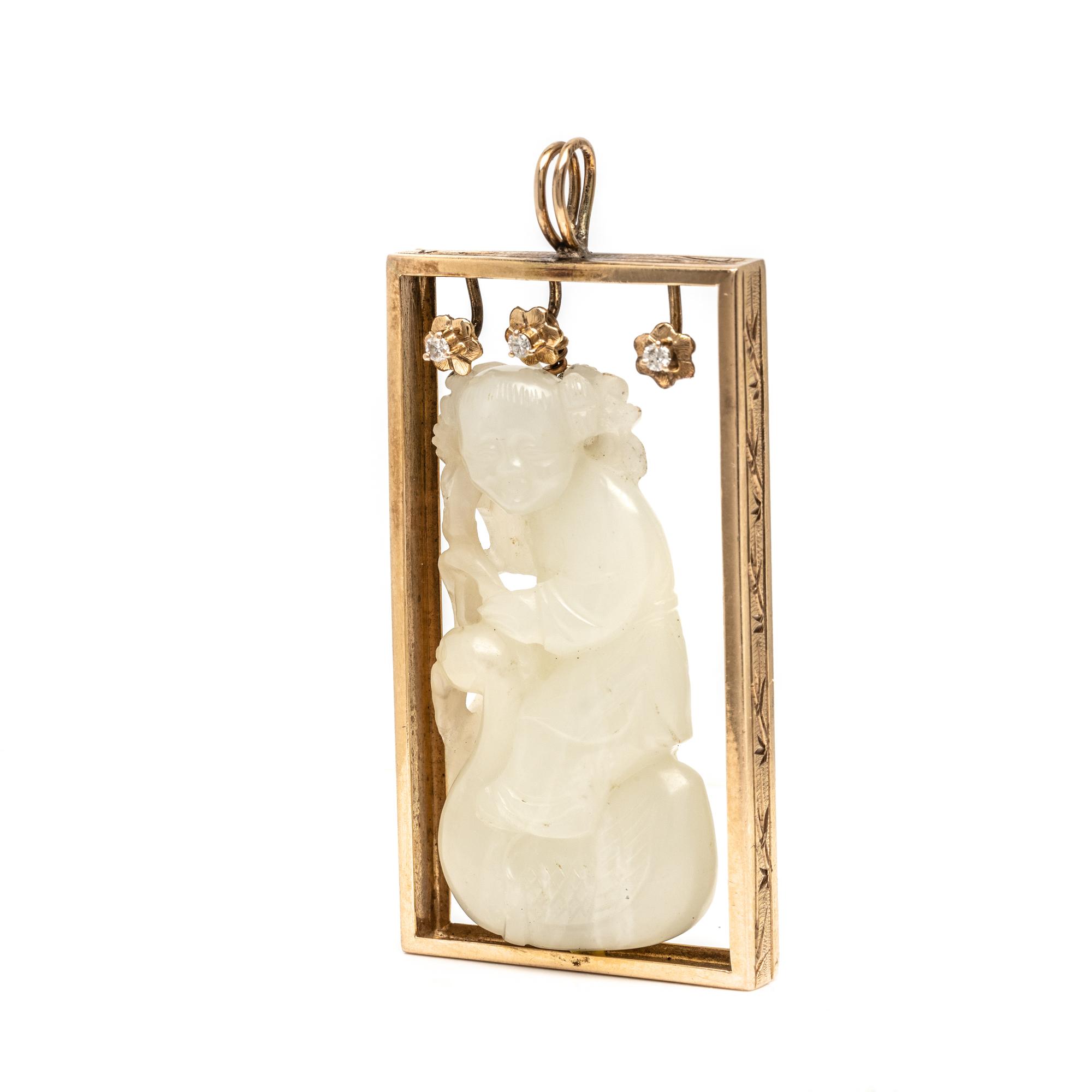 JADE, DIAMOND, AND YELLOW GOLD PENDANT