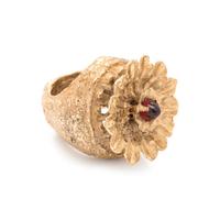 YELLOW GOLD AND GARNET RING