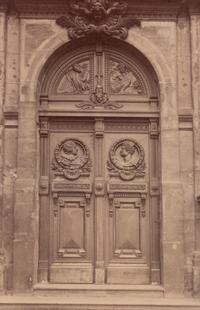A group of four photographs ( Ètampes - maison de Diane de Poitiers , 1907; Presbytère de Saint-Sulpice, rue de Vaugirard 50 , 1900; Oratoire Marie de M é dicis, Petit Luxembourg , 1903; Fontaine de Joyeuse, 41 rue de Turenne, 3e arrondissement, 1901)