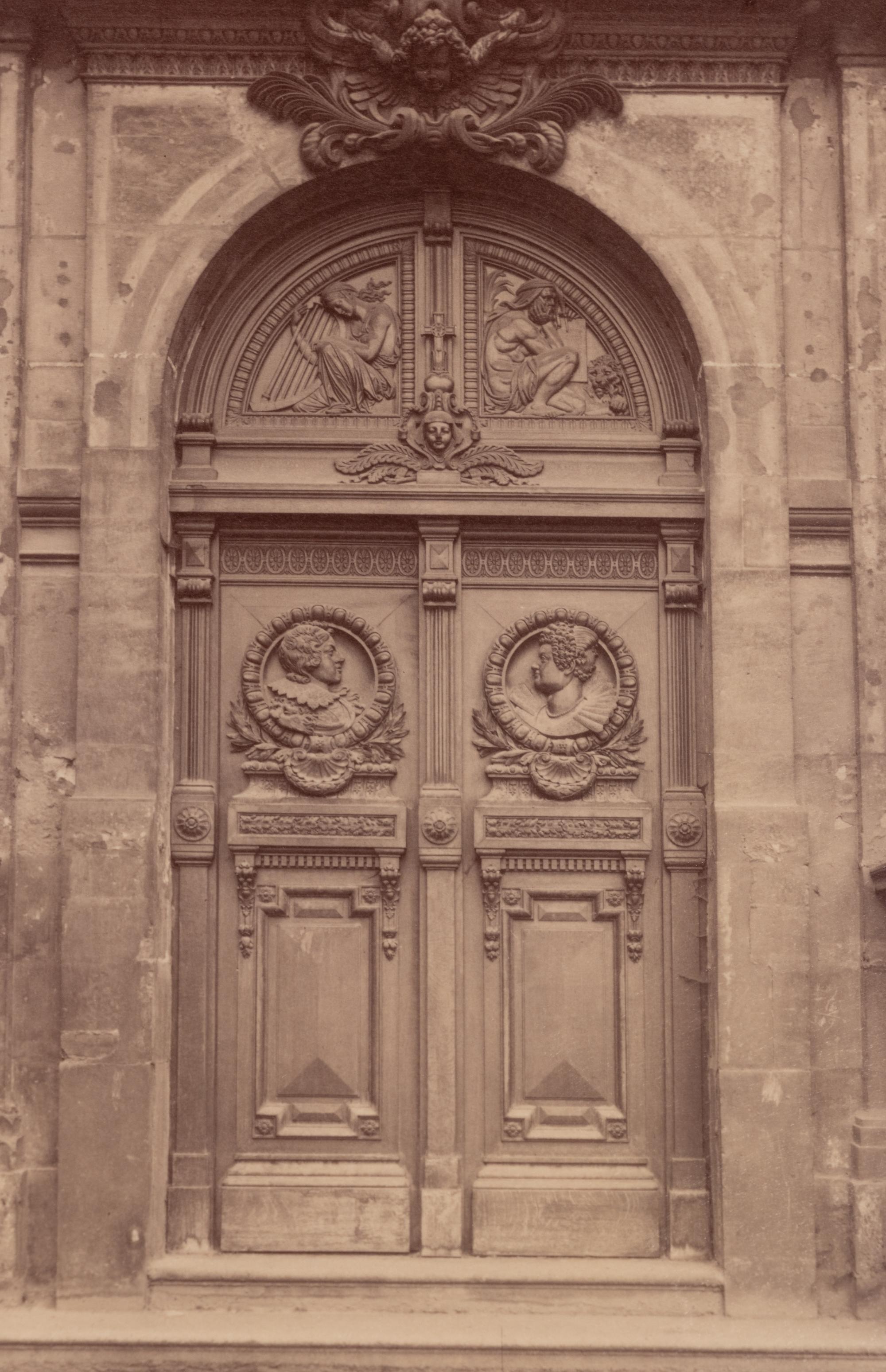A group of four photographs ( Ètampes - maison de Diane de Poitiers , 1907; Presbytère de Saint-Sulpice, rue de Vaugirard 50 , 1900; Oratoire Marie de M é dicis, Petit Luxembourg , 1903; Fontaine de Joyeuse, 41 rue de Turenne, 3e arrondissement, 1901)