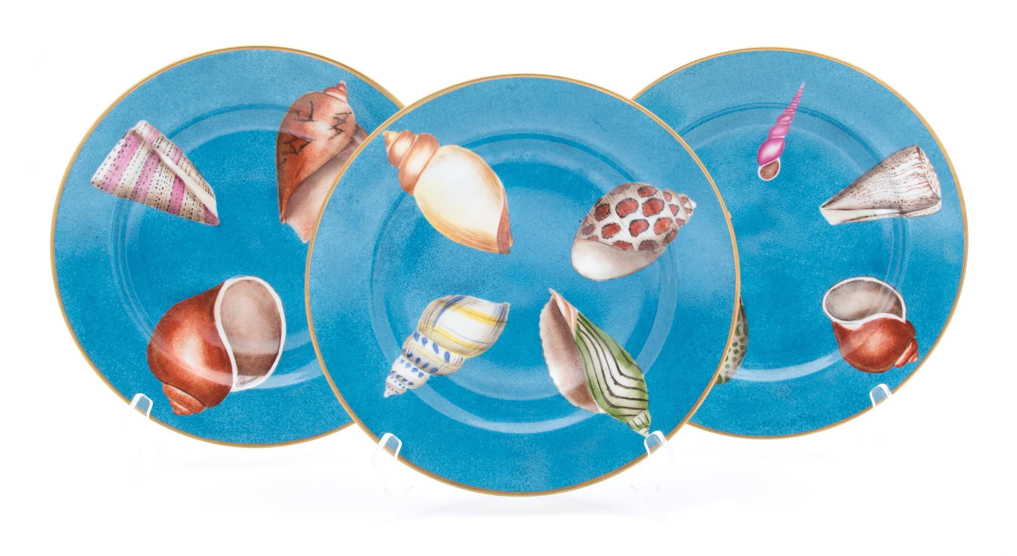 Thirteen Hand-Painted Limoges Dinner Plates Diameter 10 inches. — 20TH CENTURY