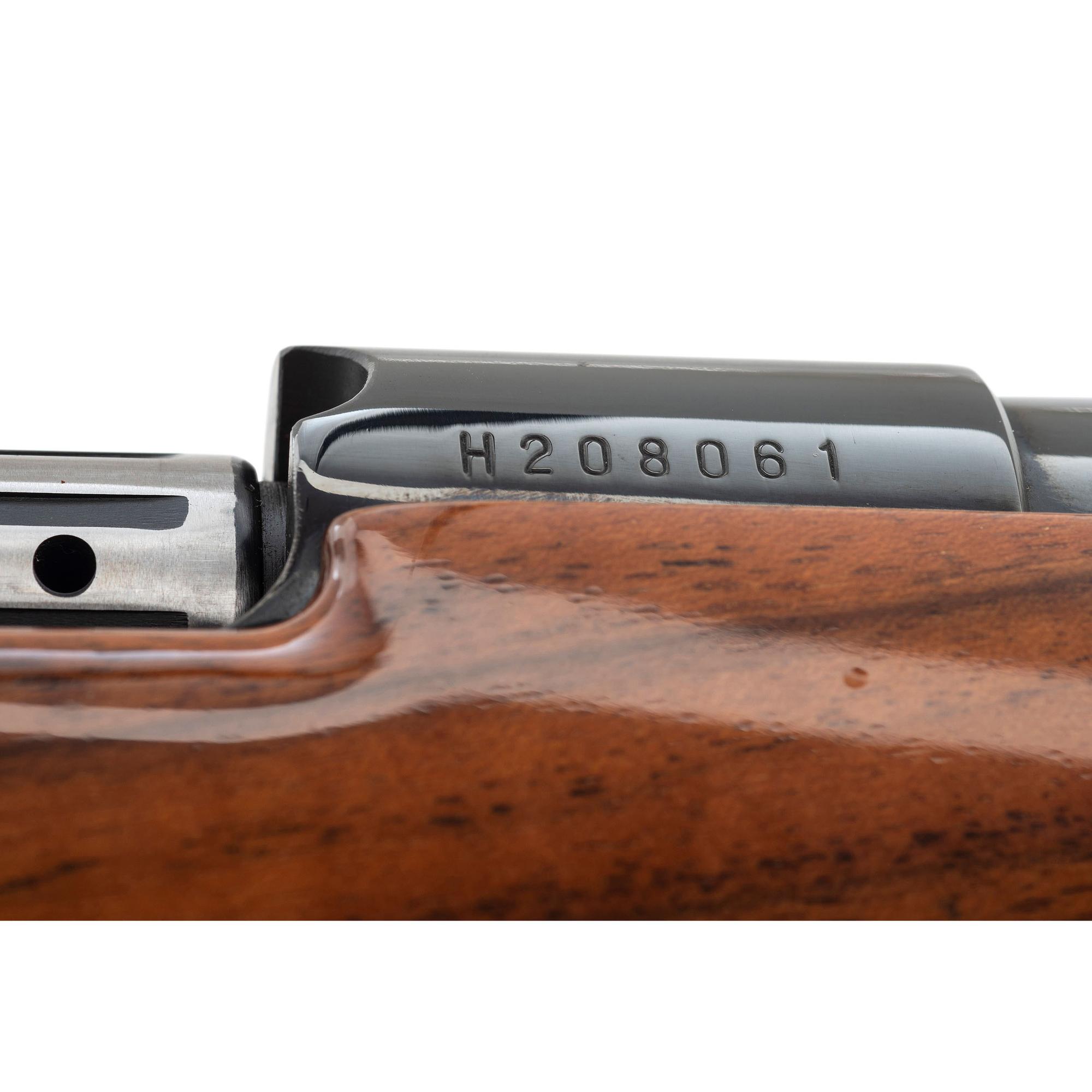 * Weatherby Mark V Deluxe Rifle