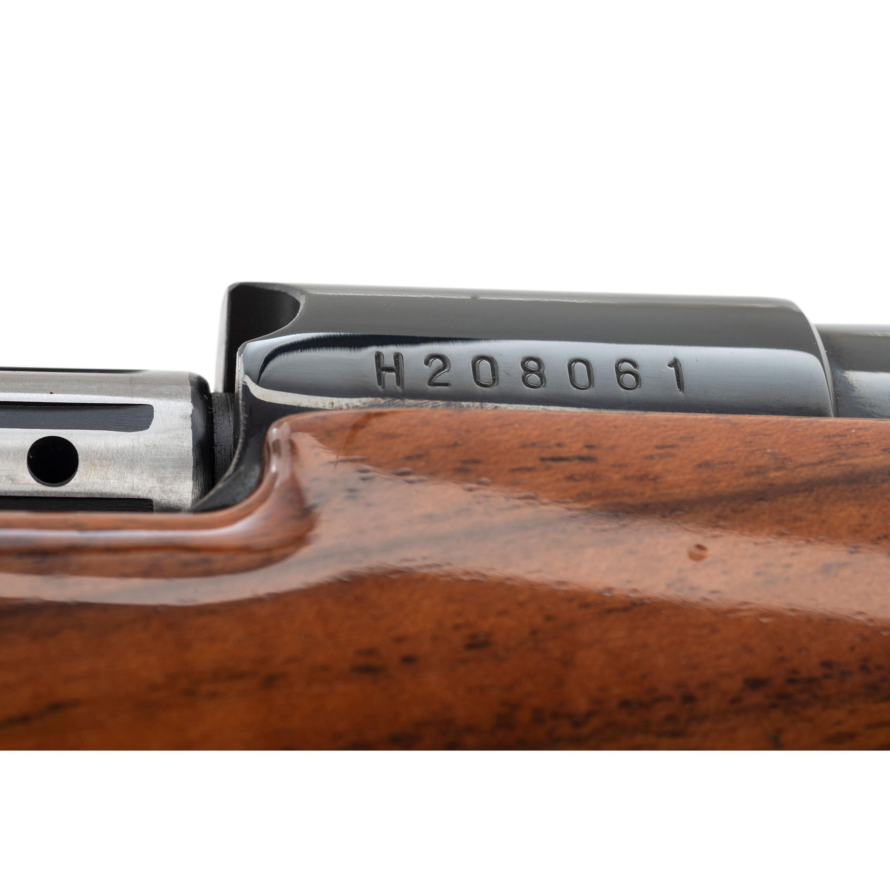 * Weatherby Mark V Deluxe Rifle