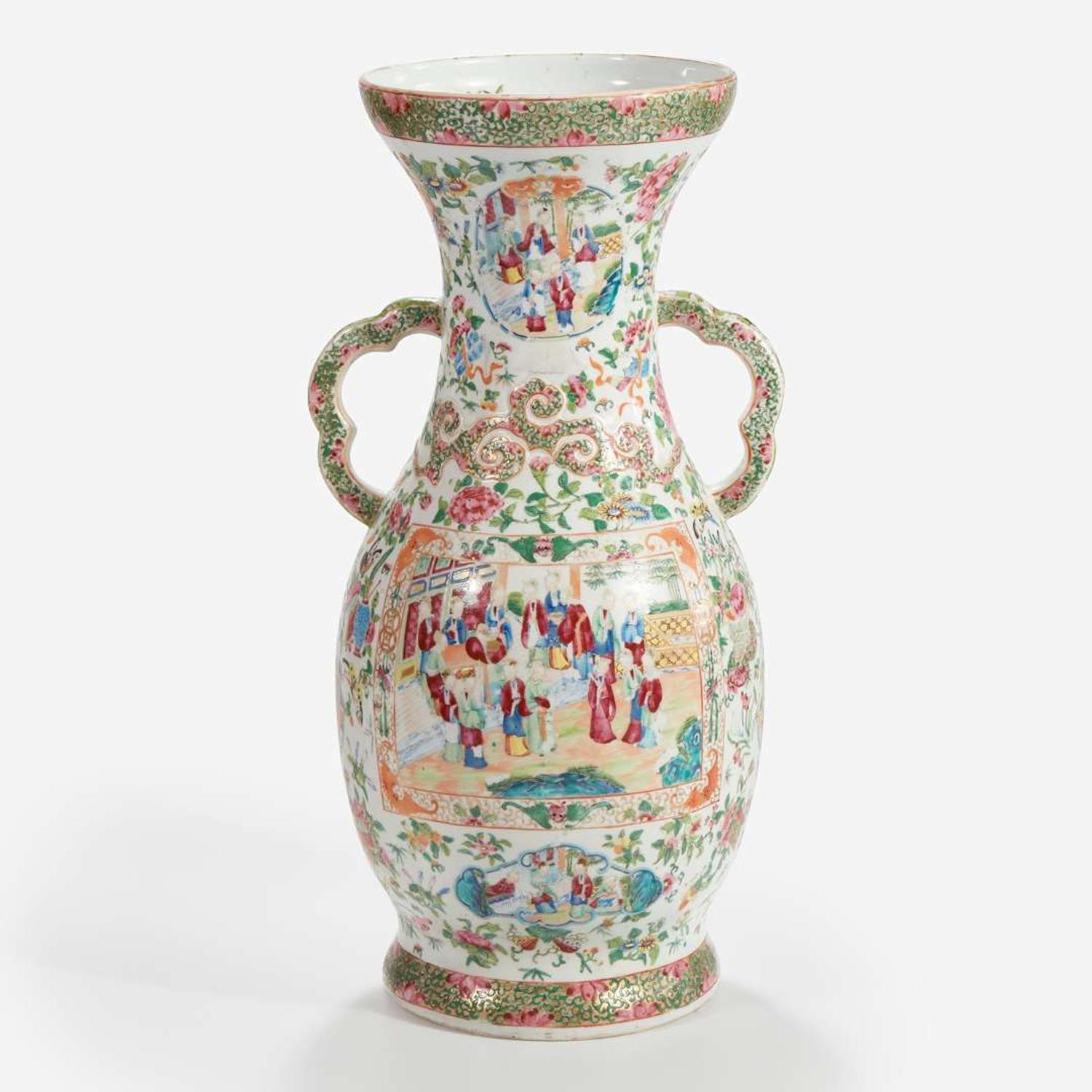 A large Chinese export famille rose-decorated porcelain vase Qing dynasty, 19th century