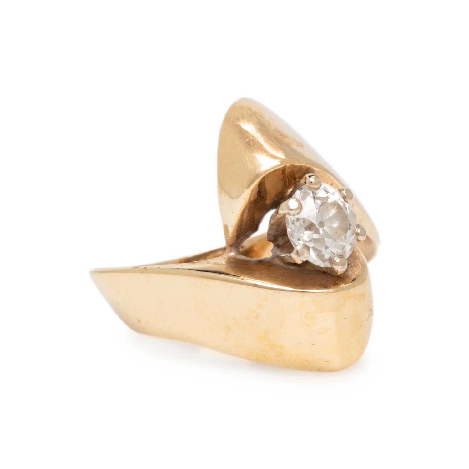 DIAMOND AND YELLOW GOLD RING