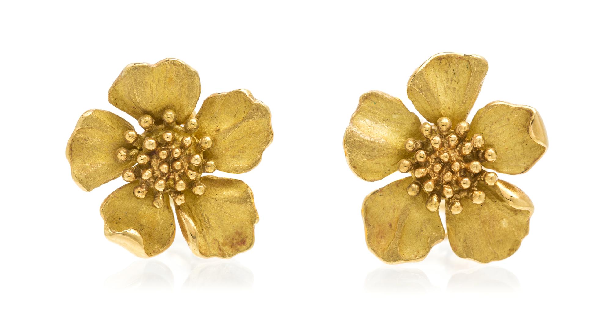 A Pair of 18 Karat Yellow Gold Dogwood Flower Earclips, Tiffany & Co., 6.00 dwts.