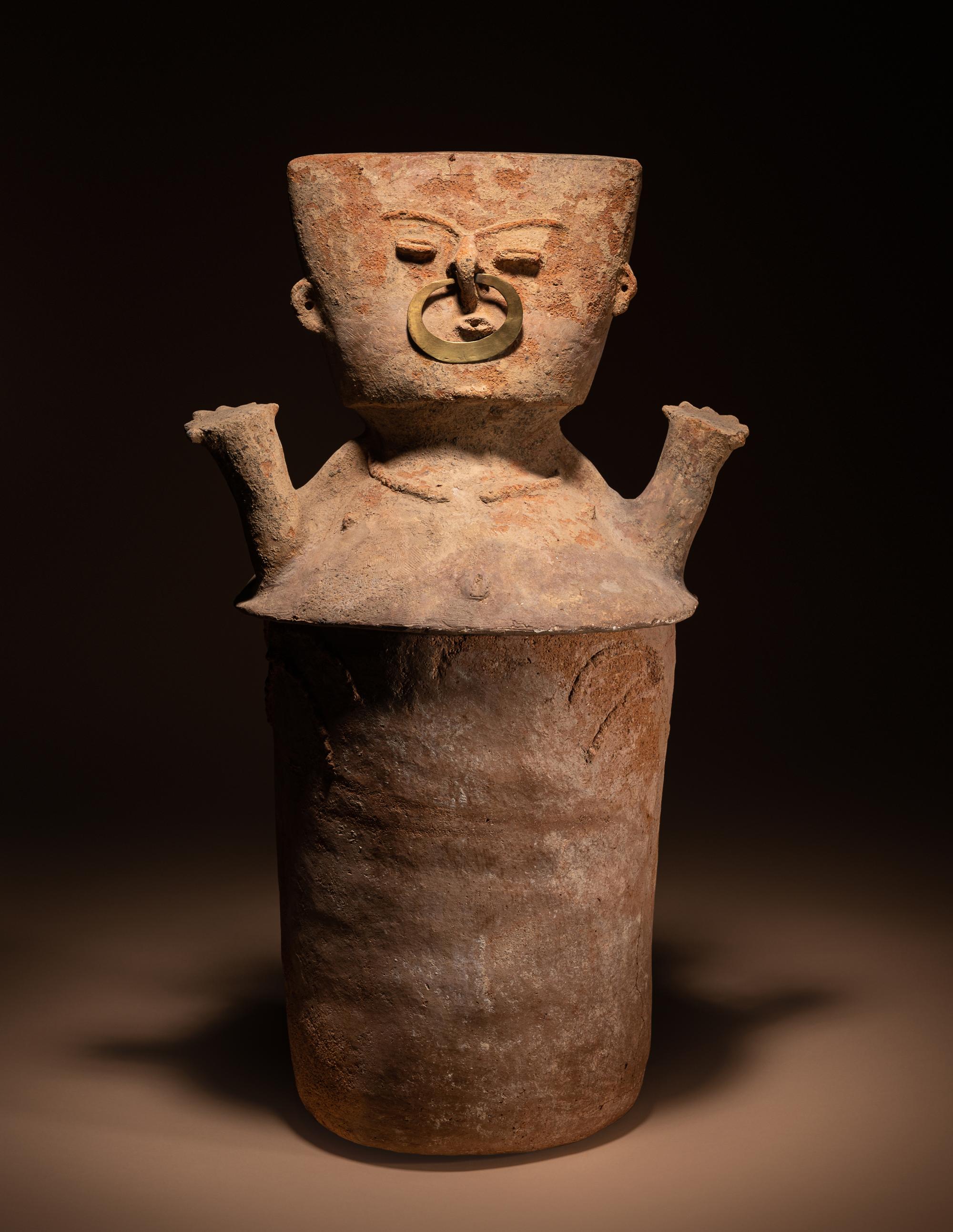 A Tamalameque Two-Piece Urn