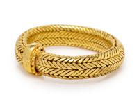 A Yellow Gold Woven Link Ring,