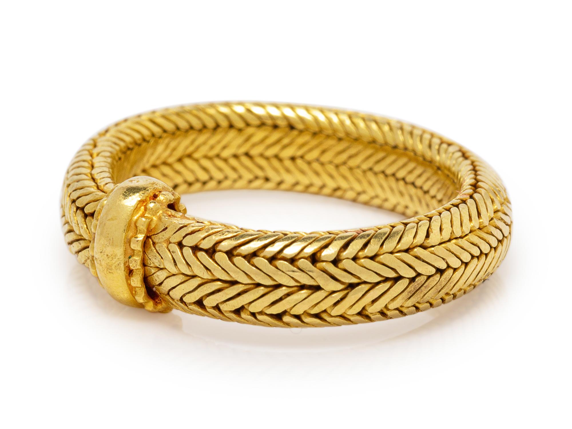 A Yellow Gold Woven Link Ring,