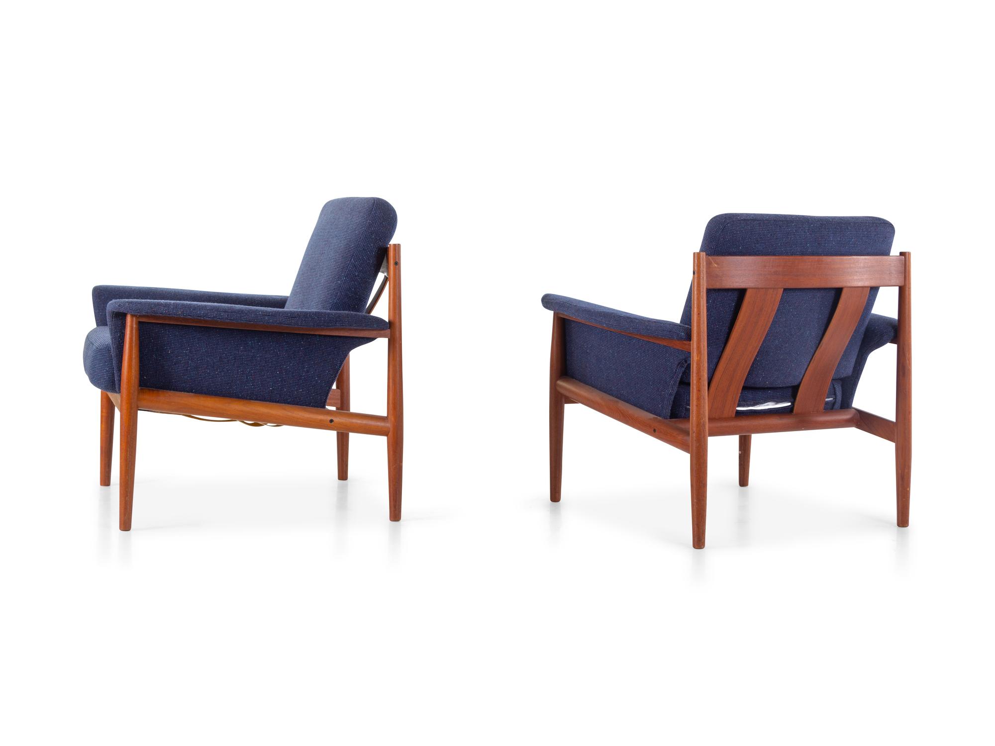 Pair of Lounge Chairs France & Daverkosen, Denmark
