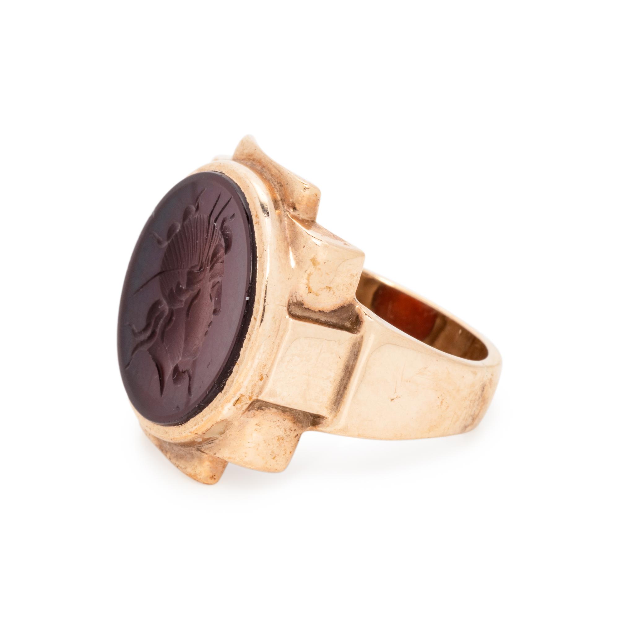 YELLOW GOLD AND SARD INTAGLIO RING