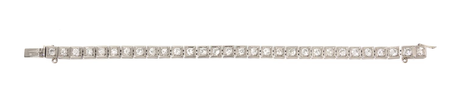 An 18 Karat White Gold and Diamond Bracelet, French, 16.50 dwts.