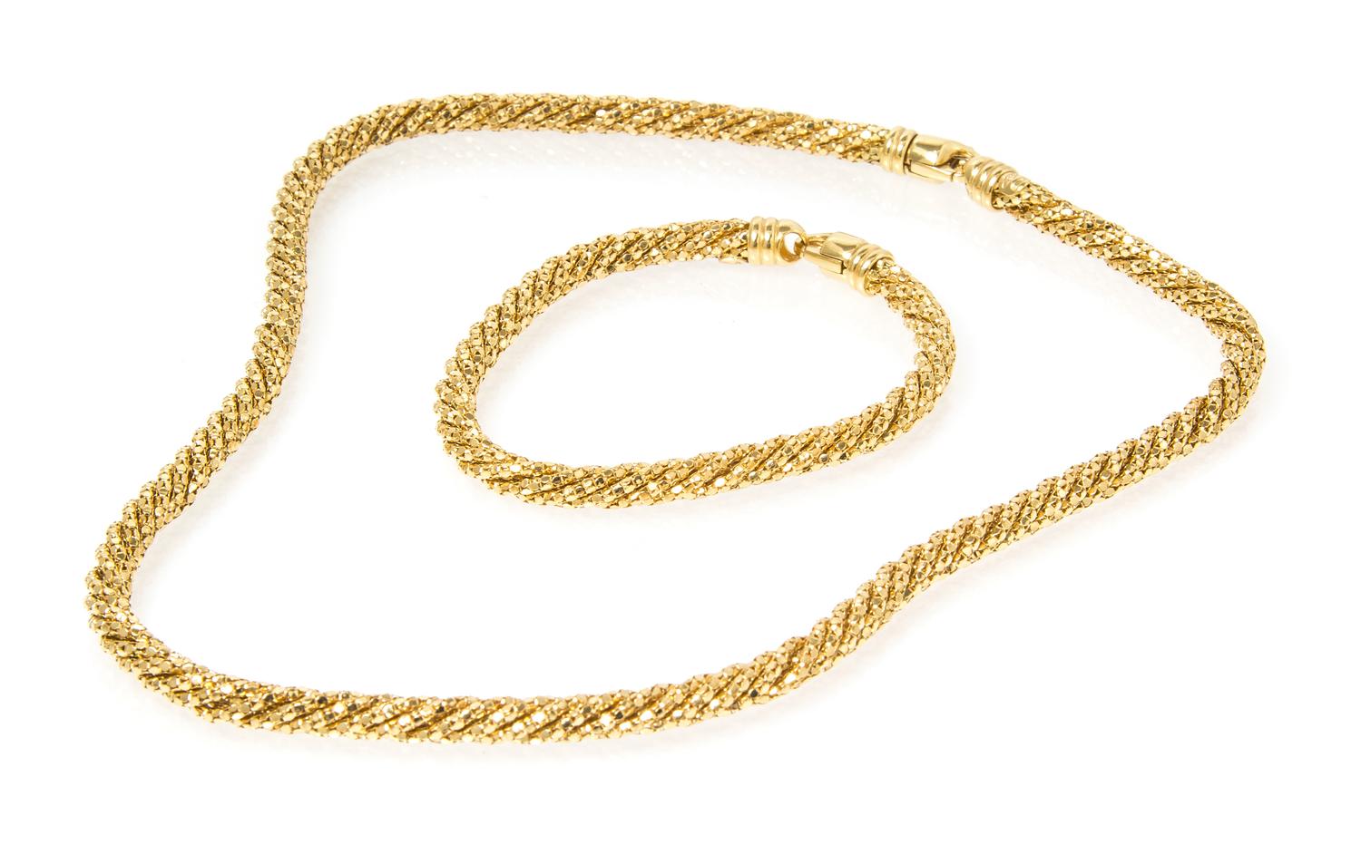 An 18 Karat Yellow Gold Popcorn Link Demi Parure, Italy, 37.60 dwts.