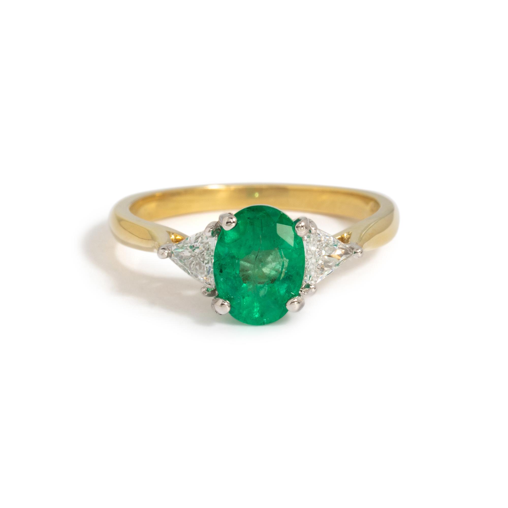 EMERALD AND DIAMOND RING