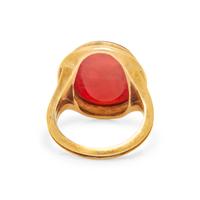 YELLOW GOLD AND CARVED CARNELIAN INTAGLIO RING