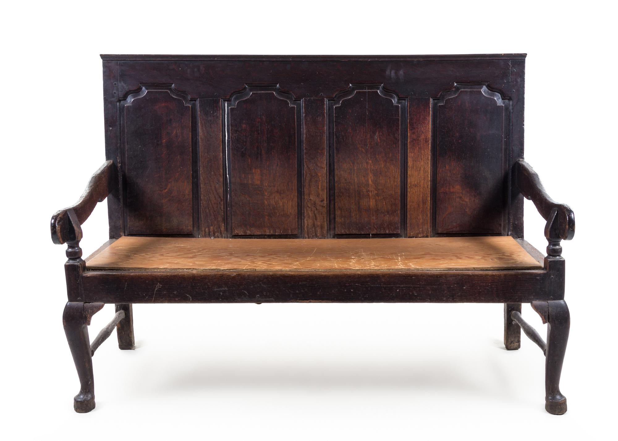 A George III Oak Settle Height 41 3/4 x width 59 x depth 27 inches. — 18TH/19TH CENTURY
