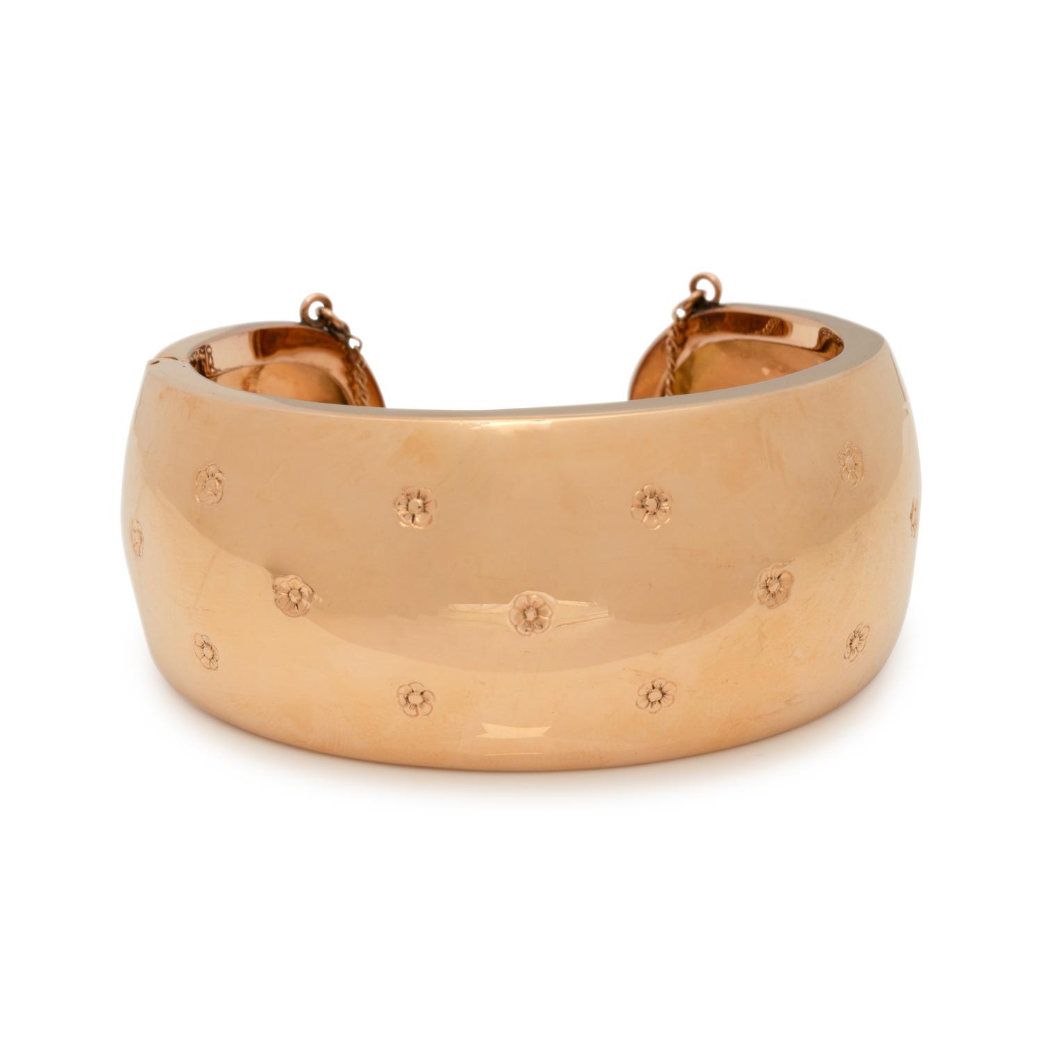 COLLECTION OF GOLD JEWELRY