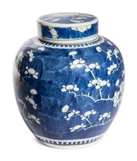 A Chinese Blue and White Porcelain 'Ice Crackles and Prunus' Covered Ginger Jar