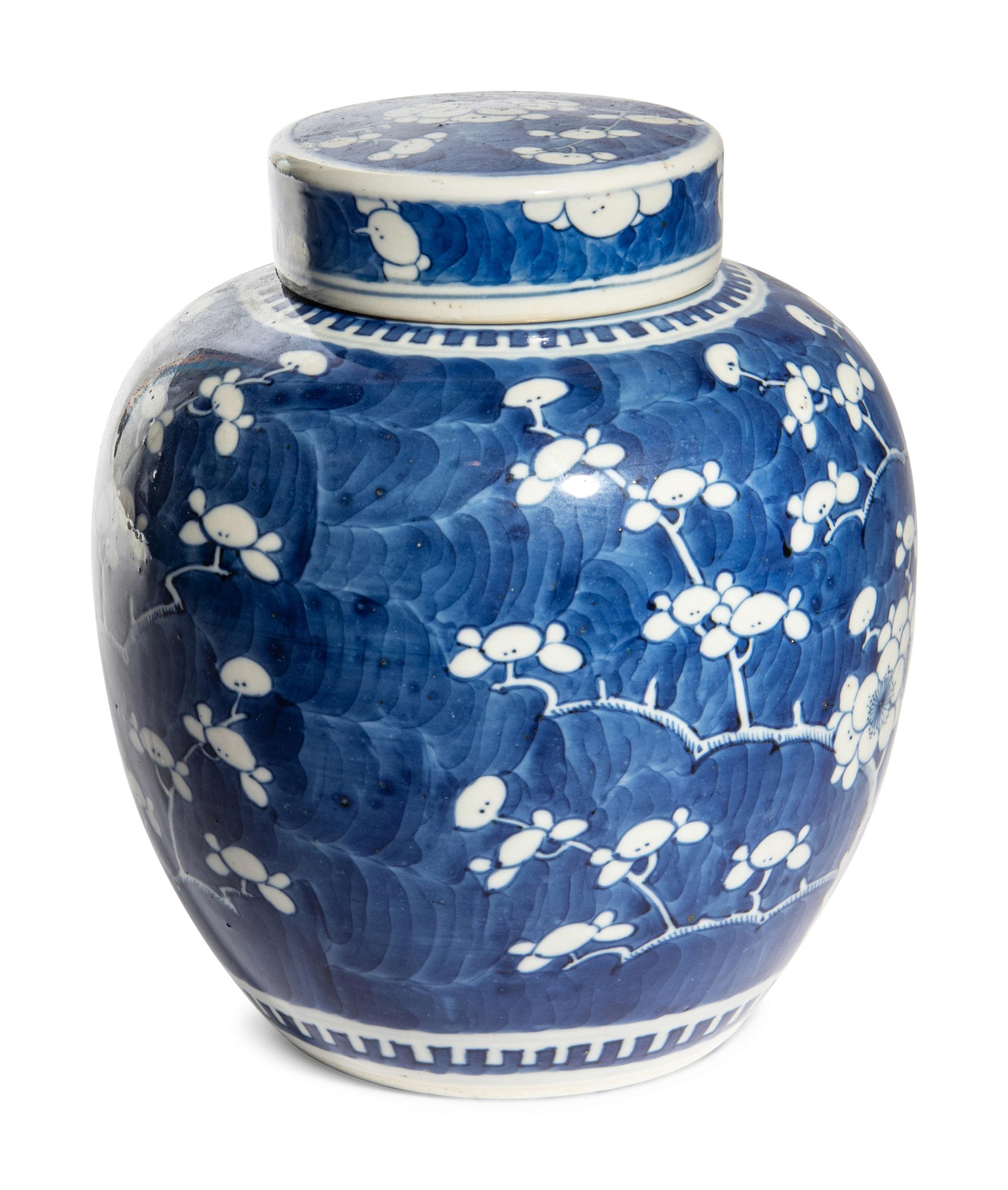 A Chinese Blue and White Porcelain 'Ice Crackles and Prunus' Covered Ginger Jar