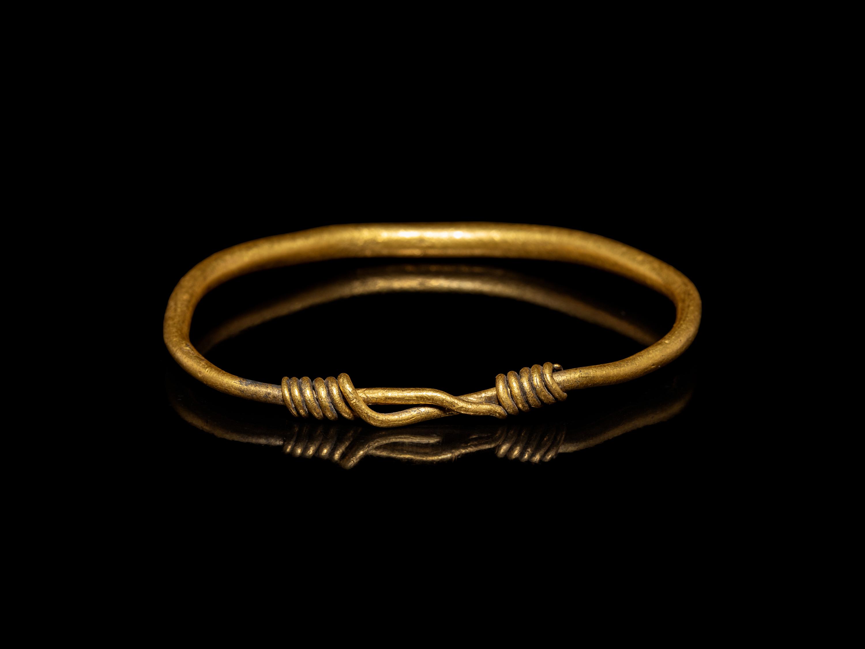 A Roman Gold Bracelet