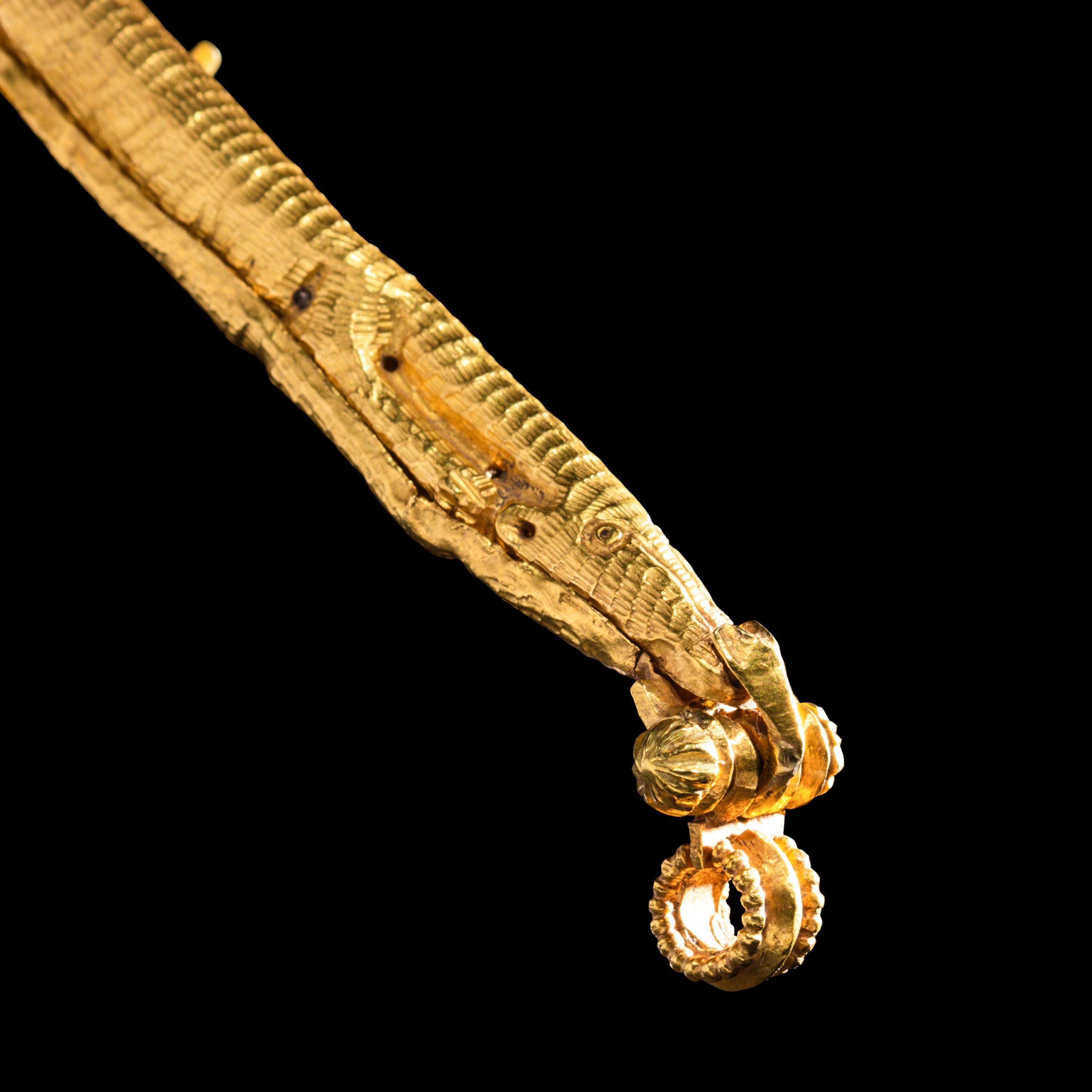 A Byzantine Gold Clasp Pendant