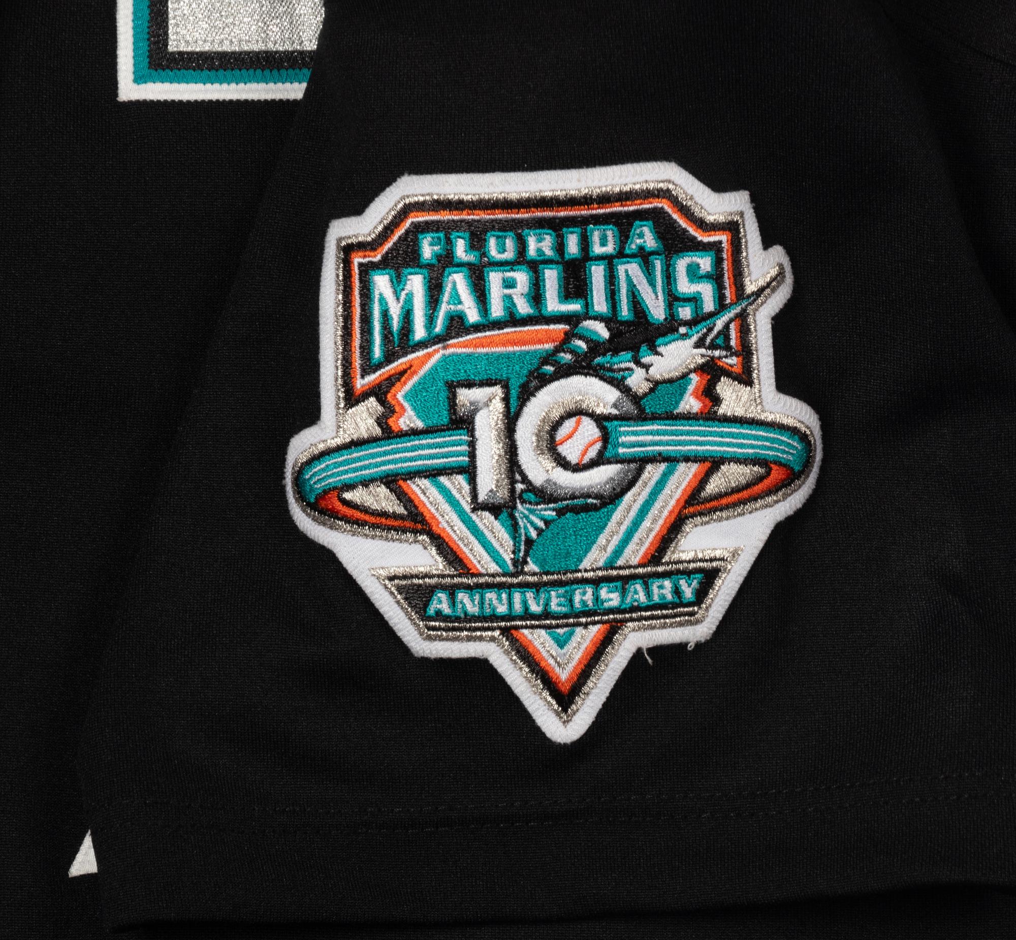 A 2000 Ivan Rodriguez Florida Marlins Jersey