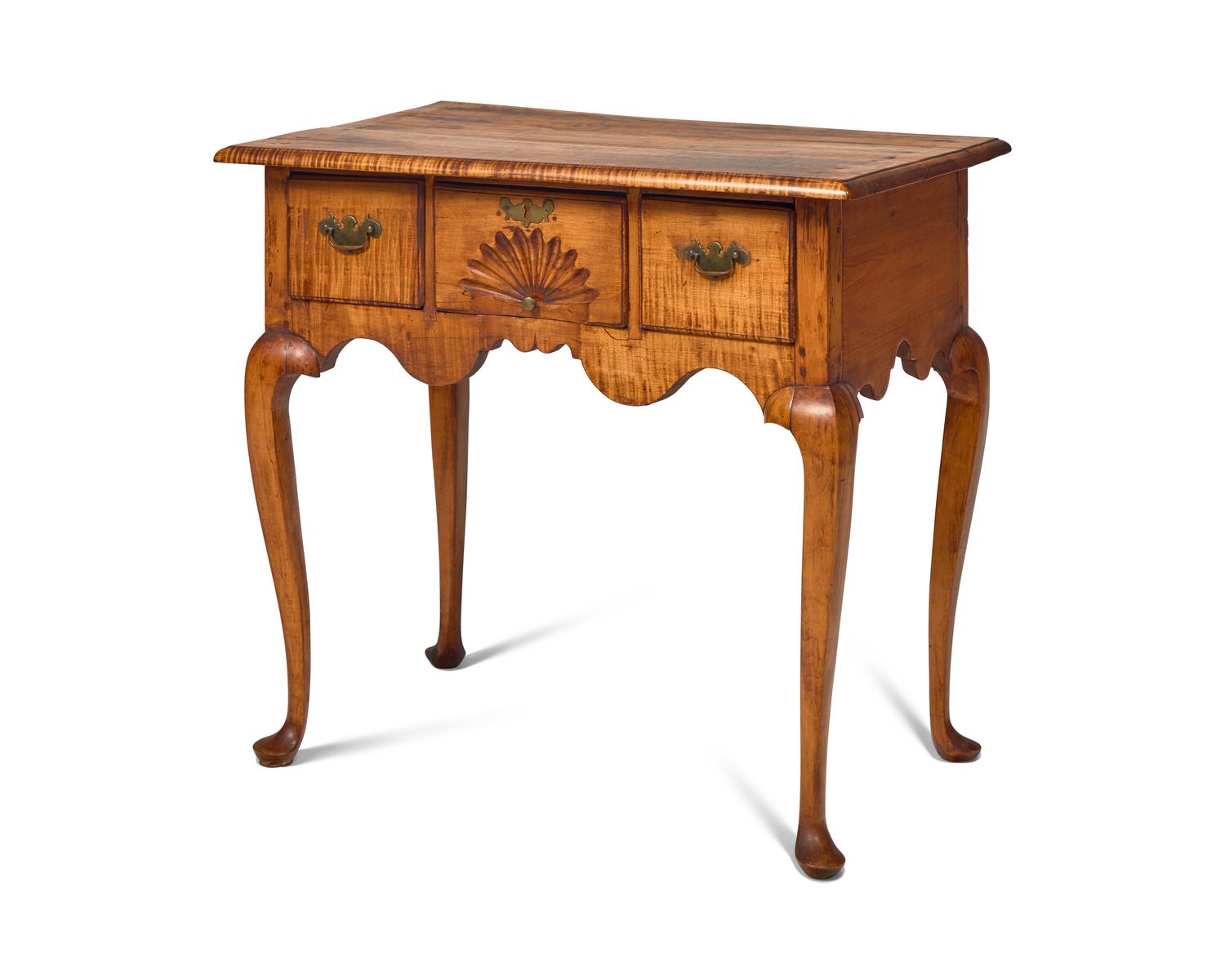 A Fine Queen Anne Fan-Carved Tiger Maple Dressing Table