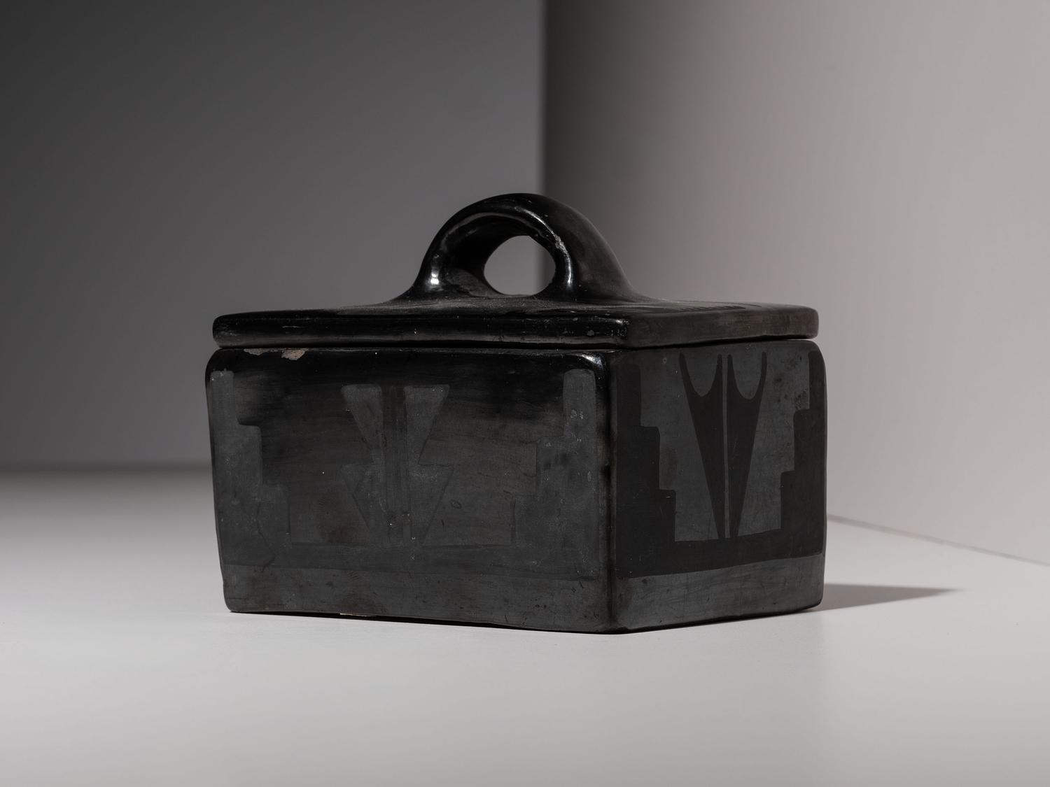 Lidded Pottery Box 1920-1925