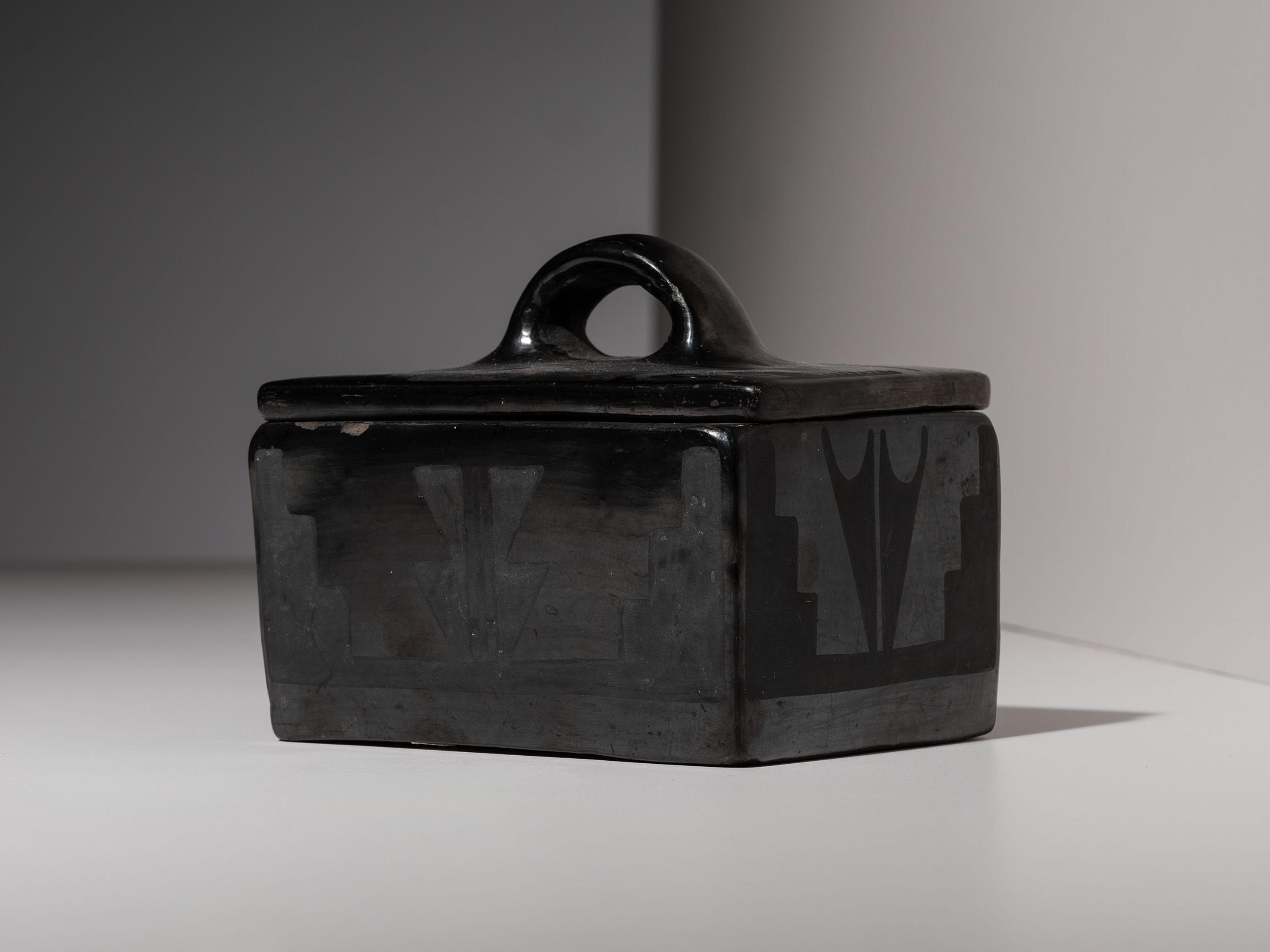 Lidded Pottery Box 1920-1925