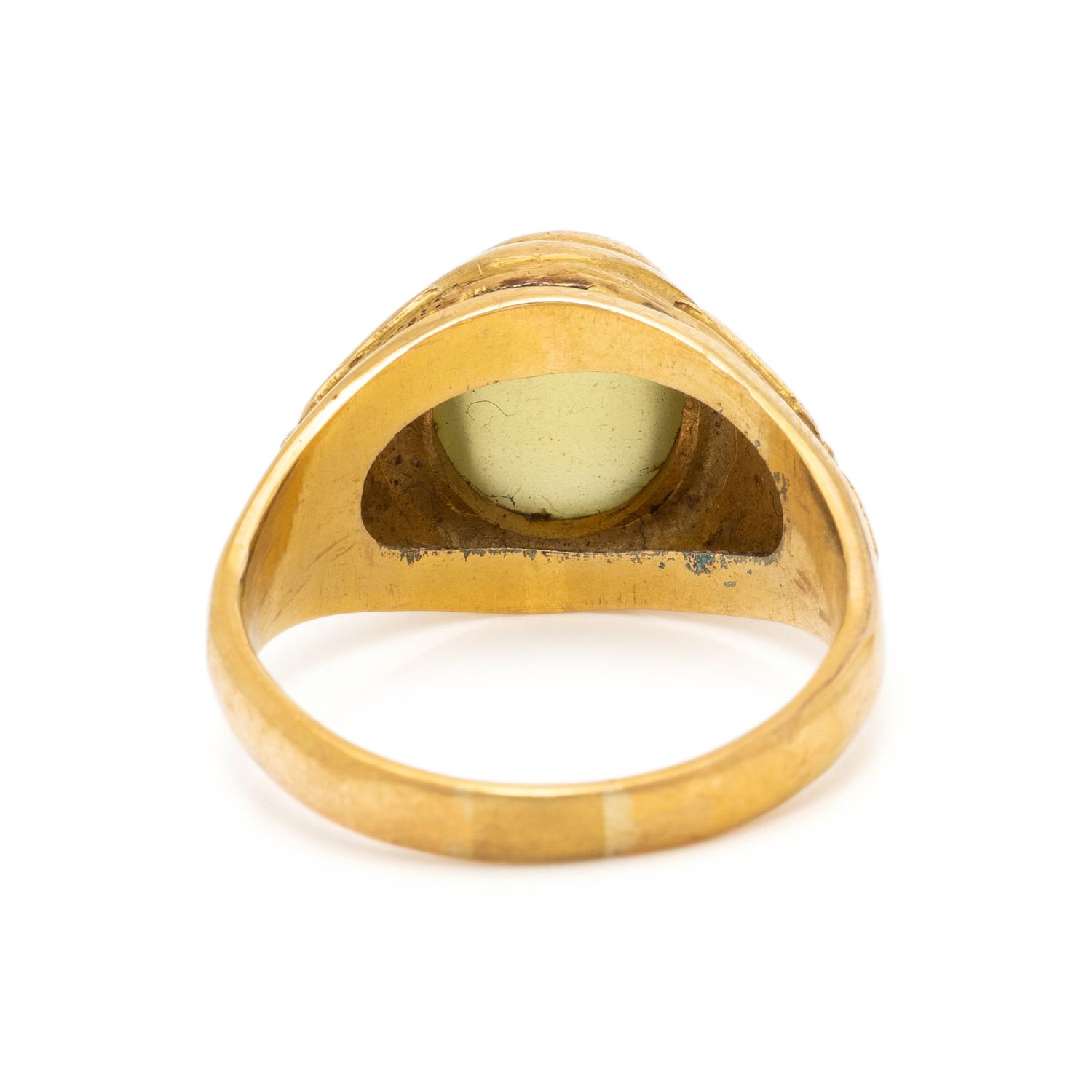 CAT'S EYE CHRYSOBERYL AND YELLOW GOLD RING