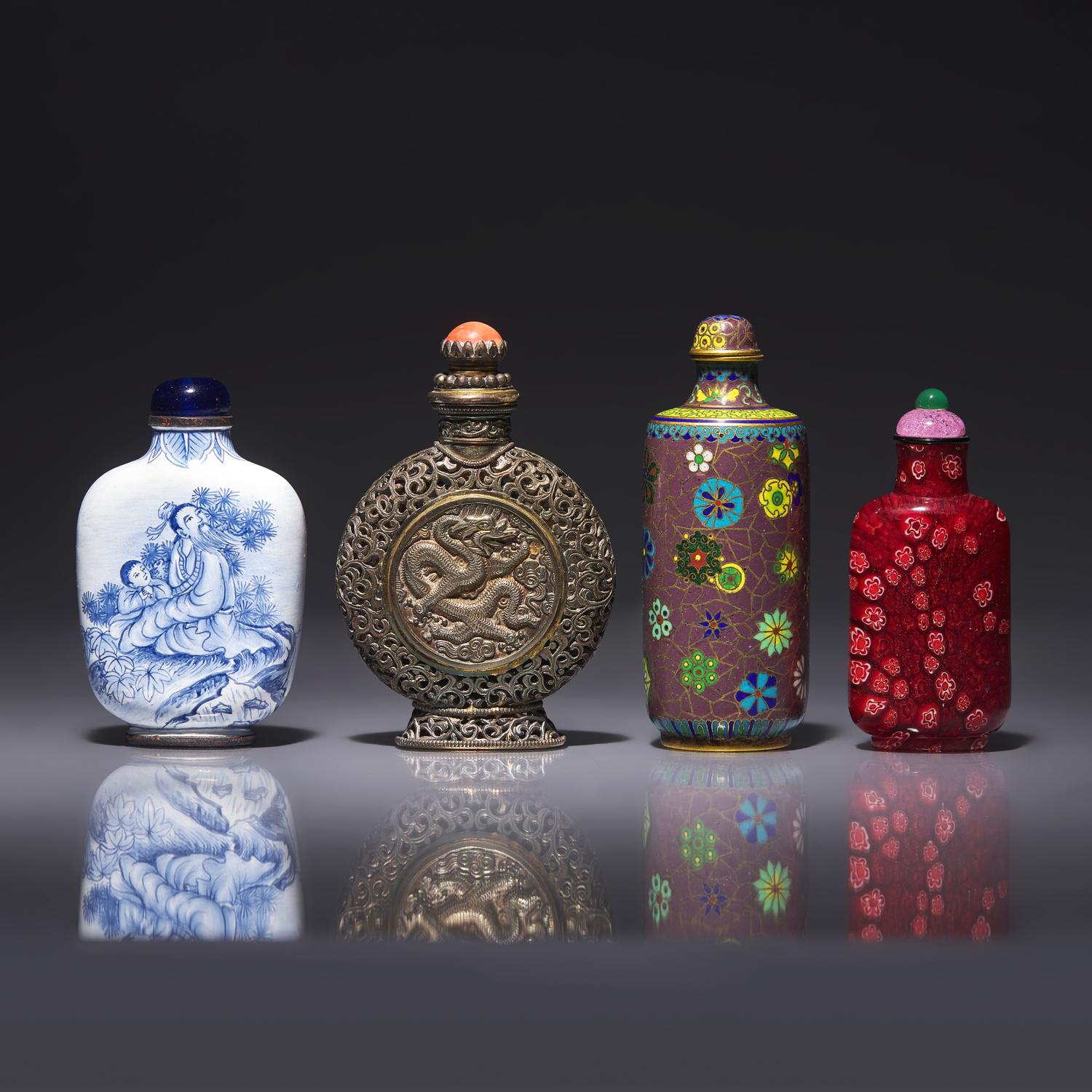 Four Assorted Snuff Bottles 鼻烟壺四支
