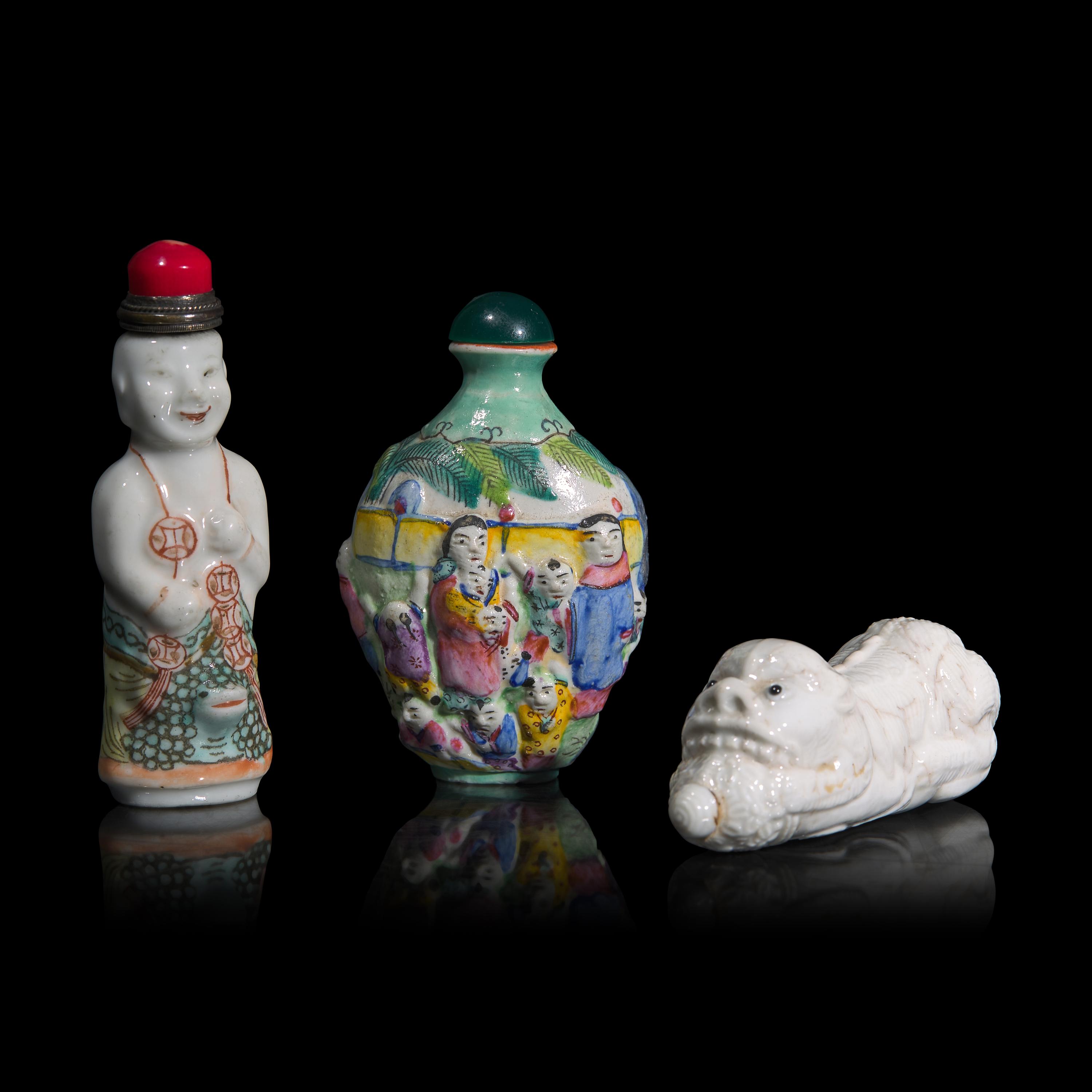 Three Chinese Molded 'Figural' Bottles, Late Qing Dynasty 晚清 瓷質鼻煙壺一組三件