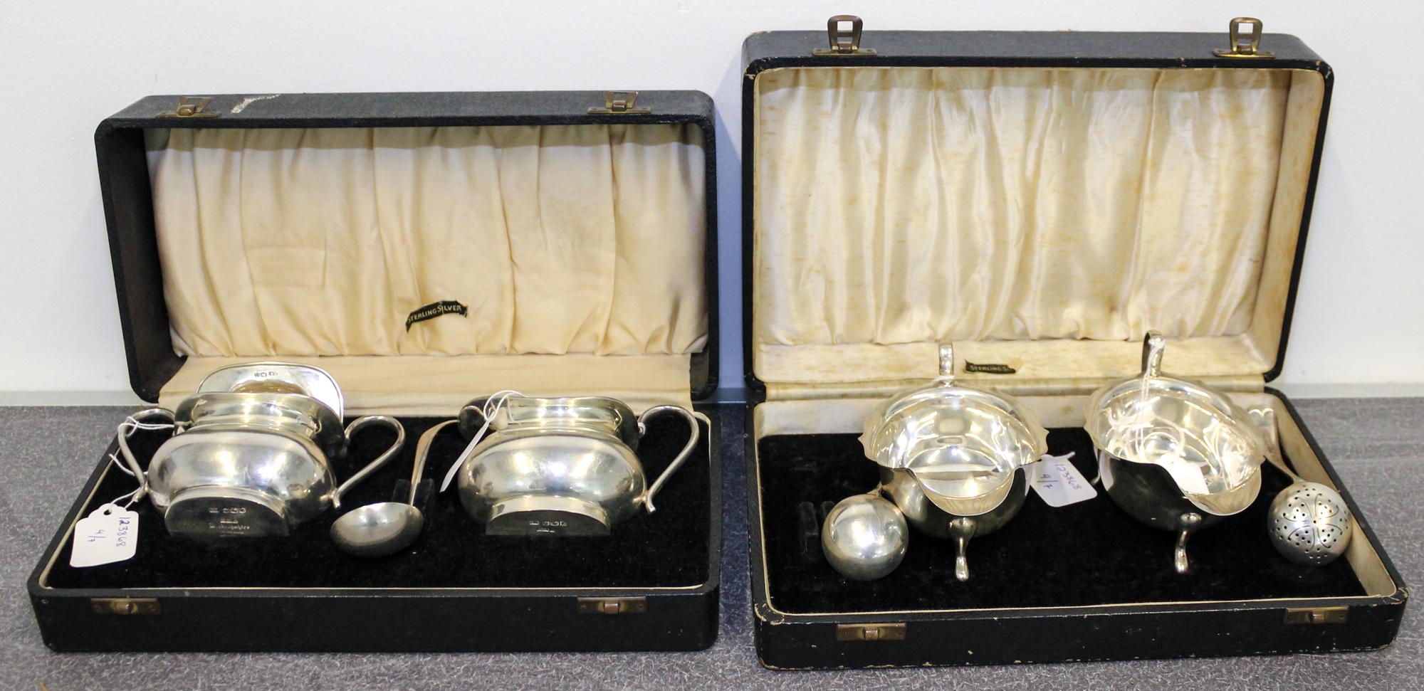 A Collection of English Silver Table Articles, E. Viners, Sheffield, 1949, Buckingshire pattern, comprising a pair of sauce boats, cove