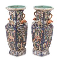 A Pair of Chinese Export Porcelain Vases