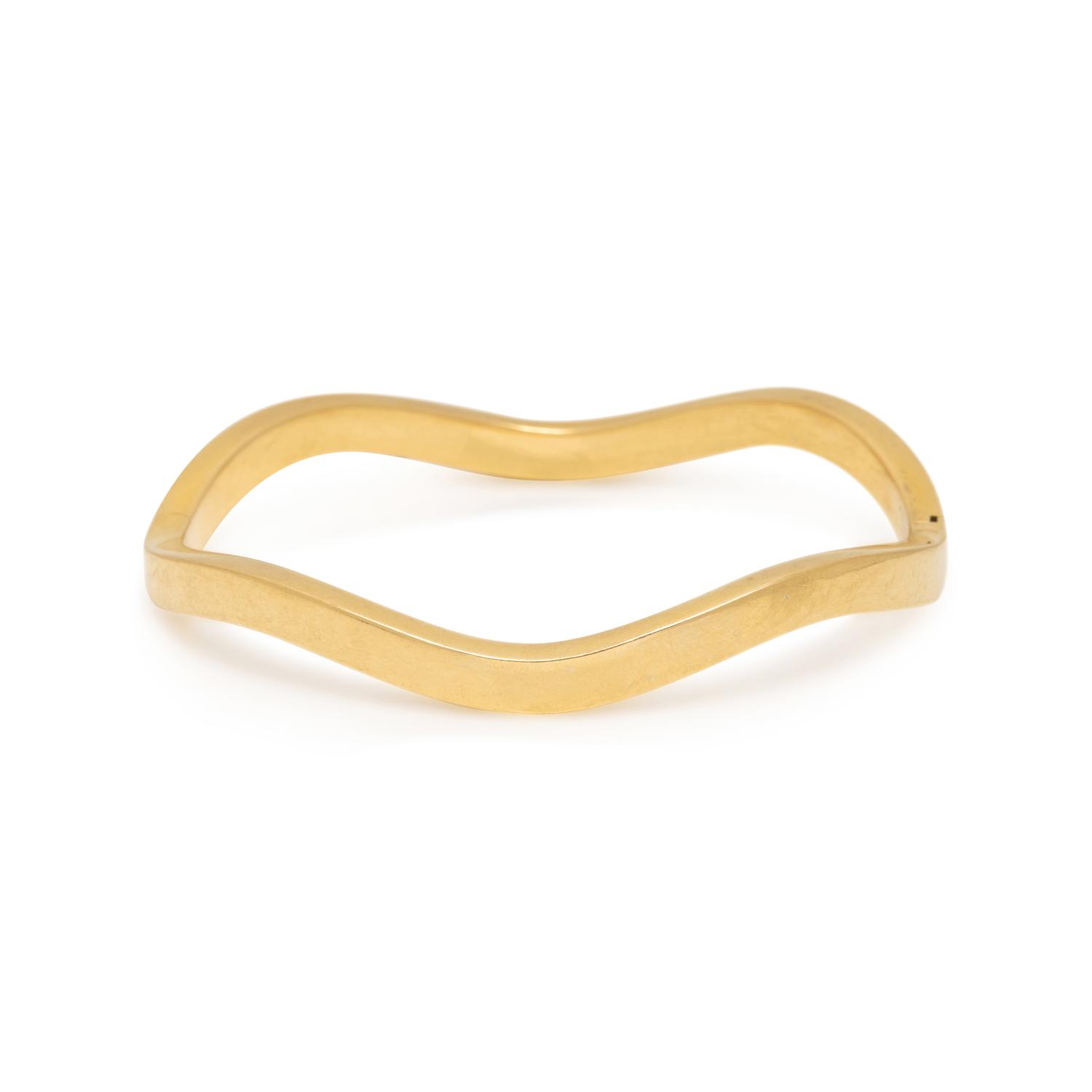 TIFFANY & CO., YELLOW GOLD BANGLE BRACELET