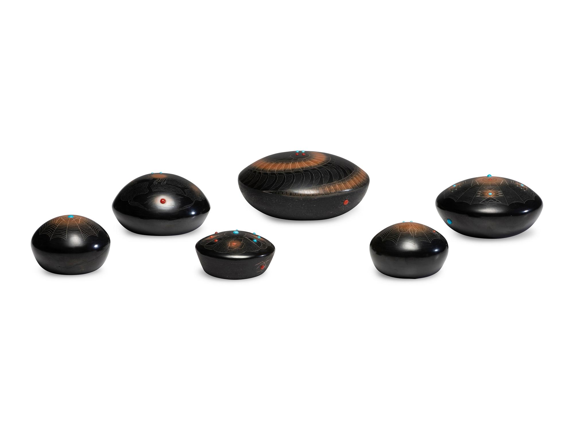 Black and Sienna Sgraffito Pottery Seed Jars