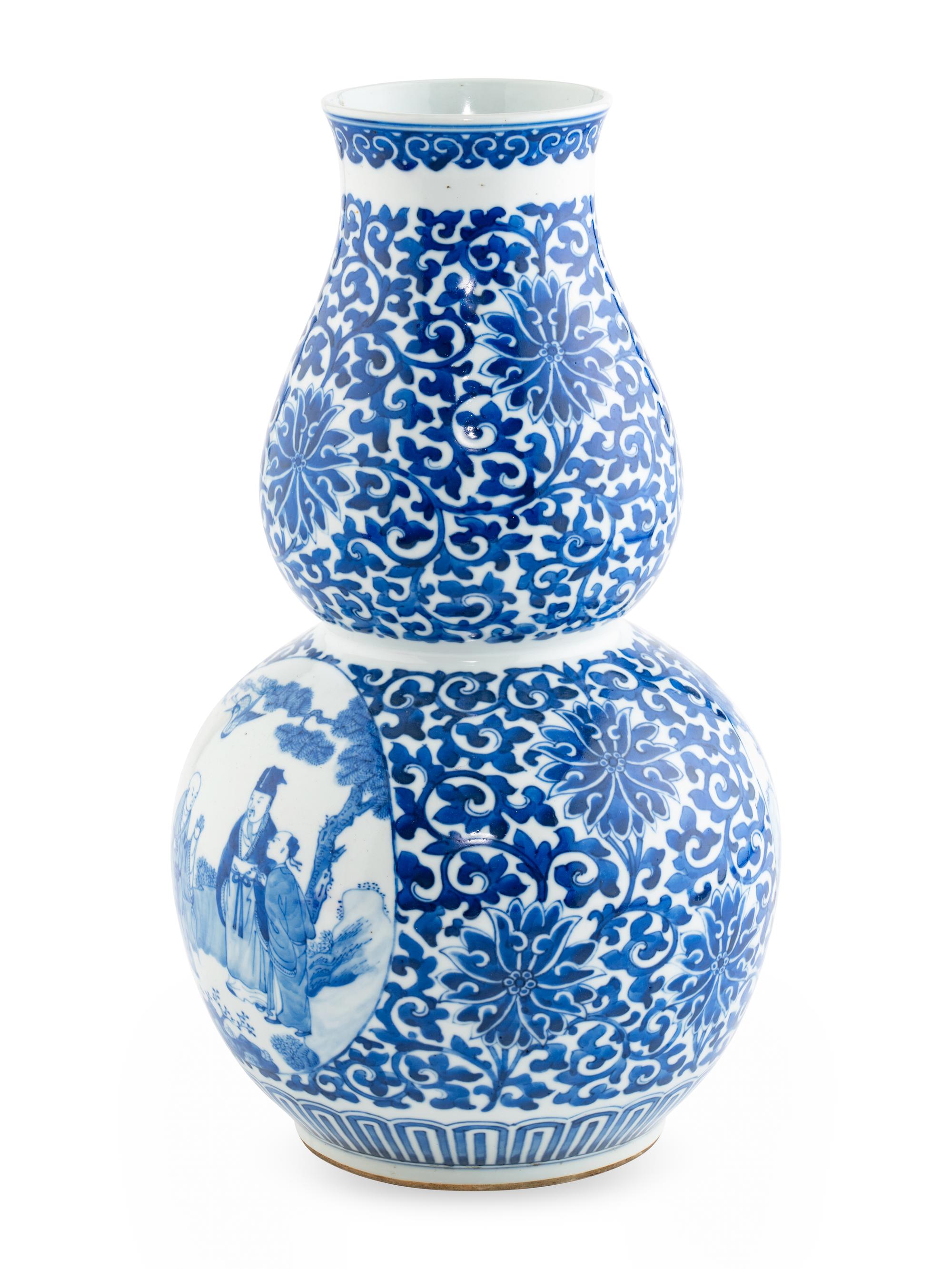 A Chinese Blue and White Porcelain Gourd Vase