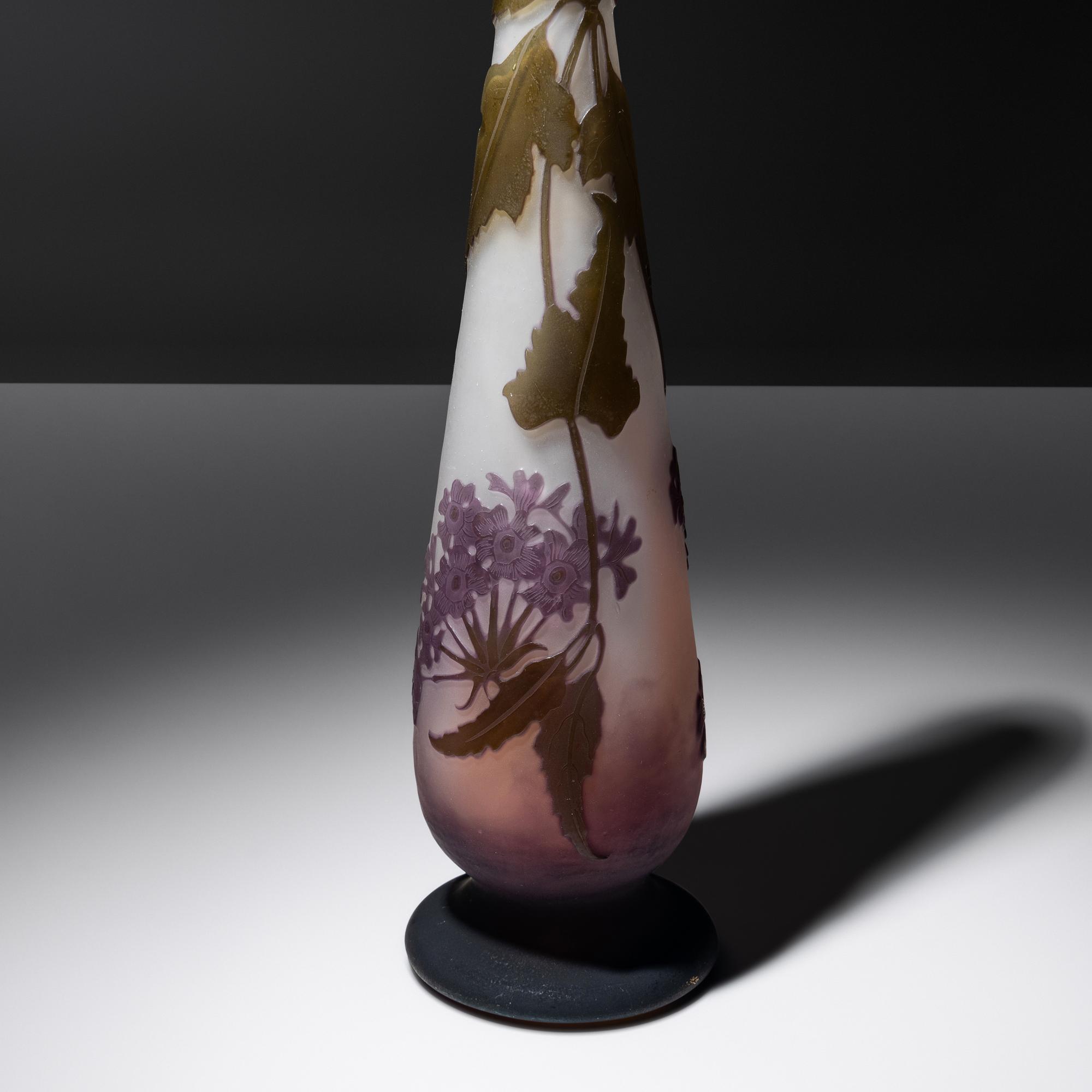 Cameo vase with floral motif