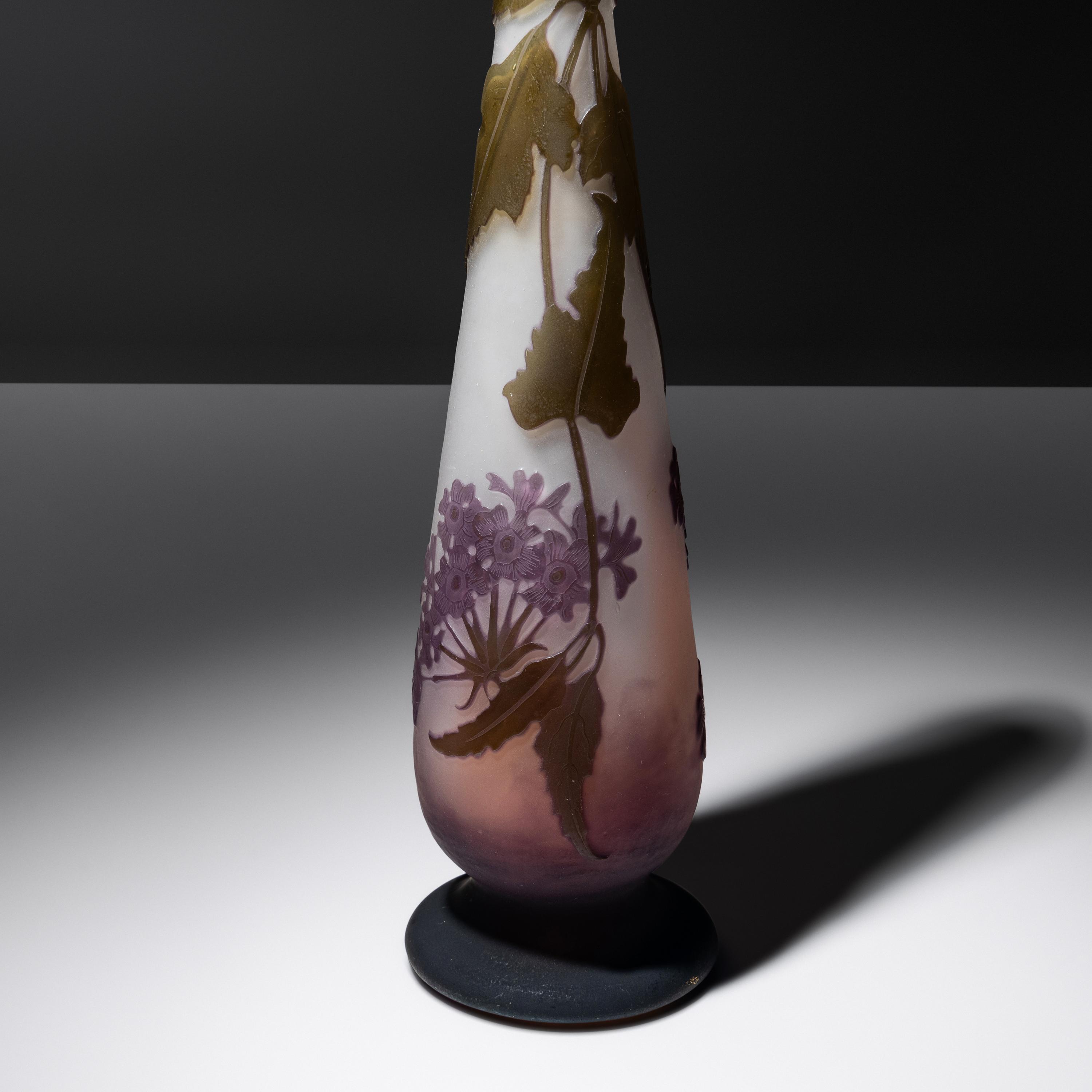 Cameo vase with floral motif