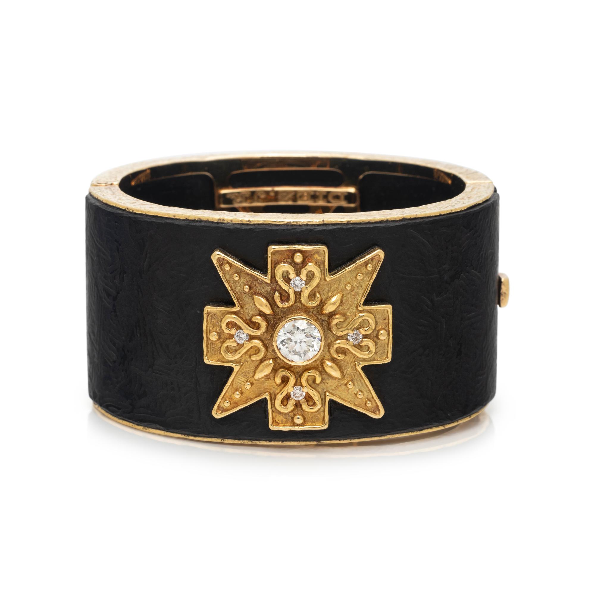 KATY BRISCOE, YELLOW GOLD, JET AND DIAMOND 'DIEZ, JR.' BANGLE BRACELET
