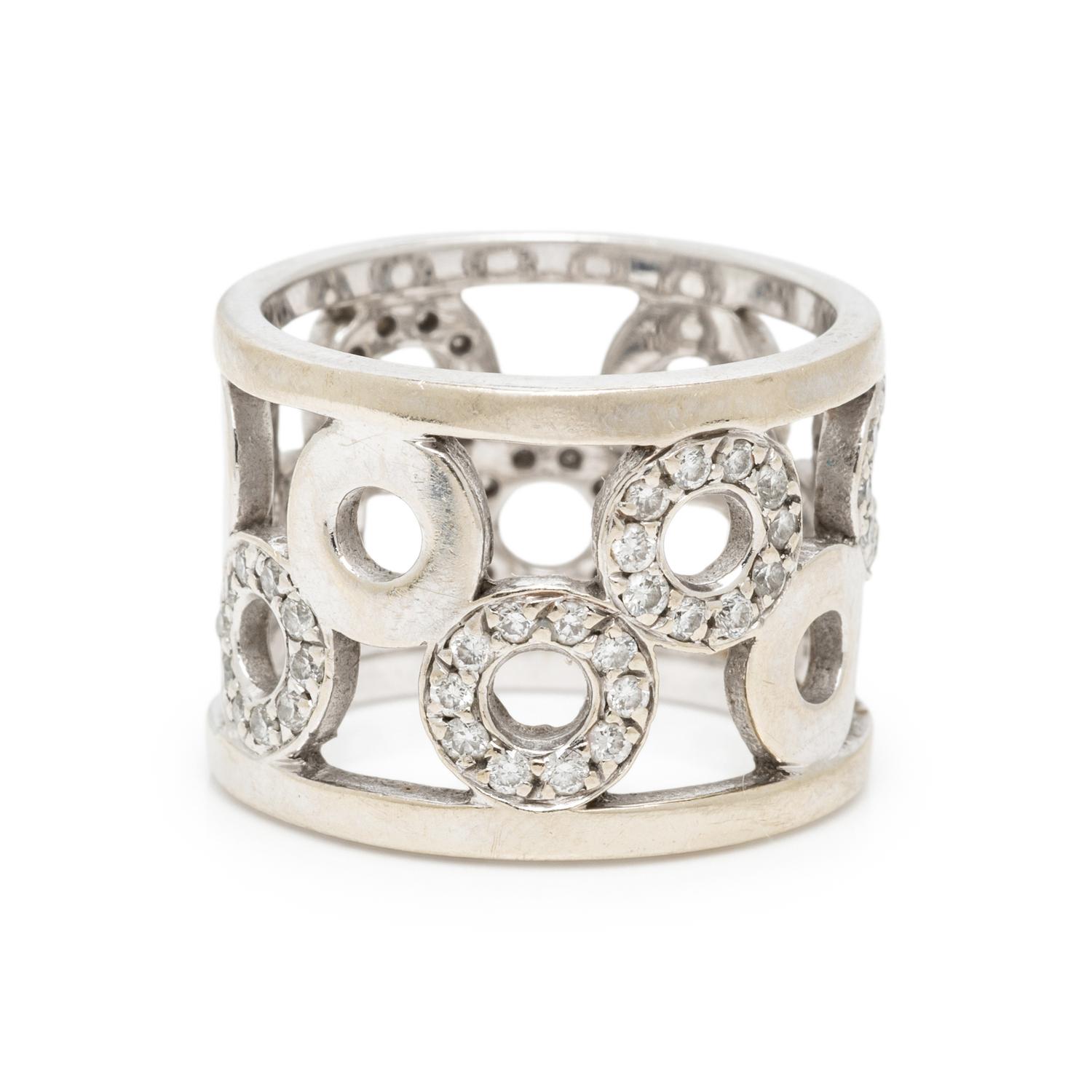 WHITE GOLD AND DIAMOND RING